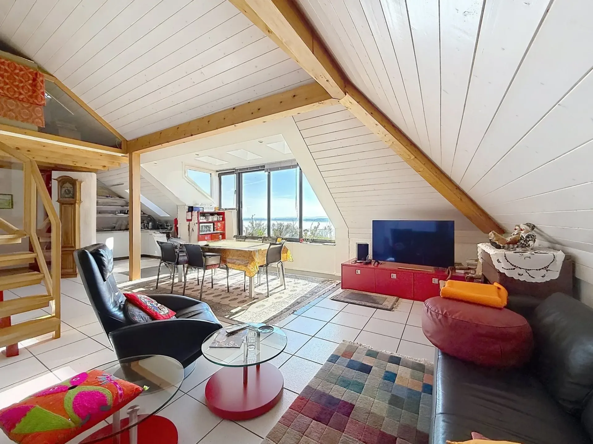 Duplex mit Panoramablick auf den See und die Alpen – Gorgier