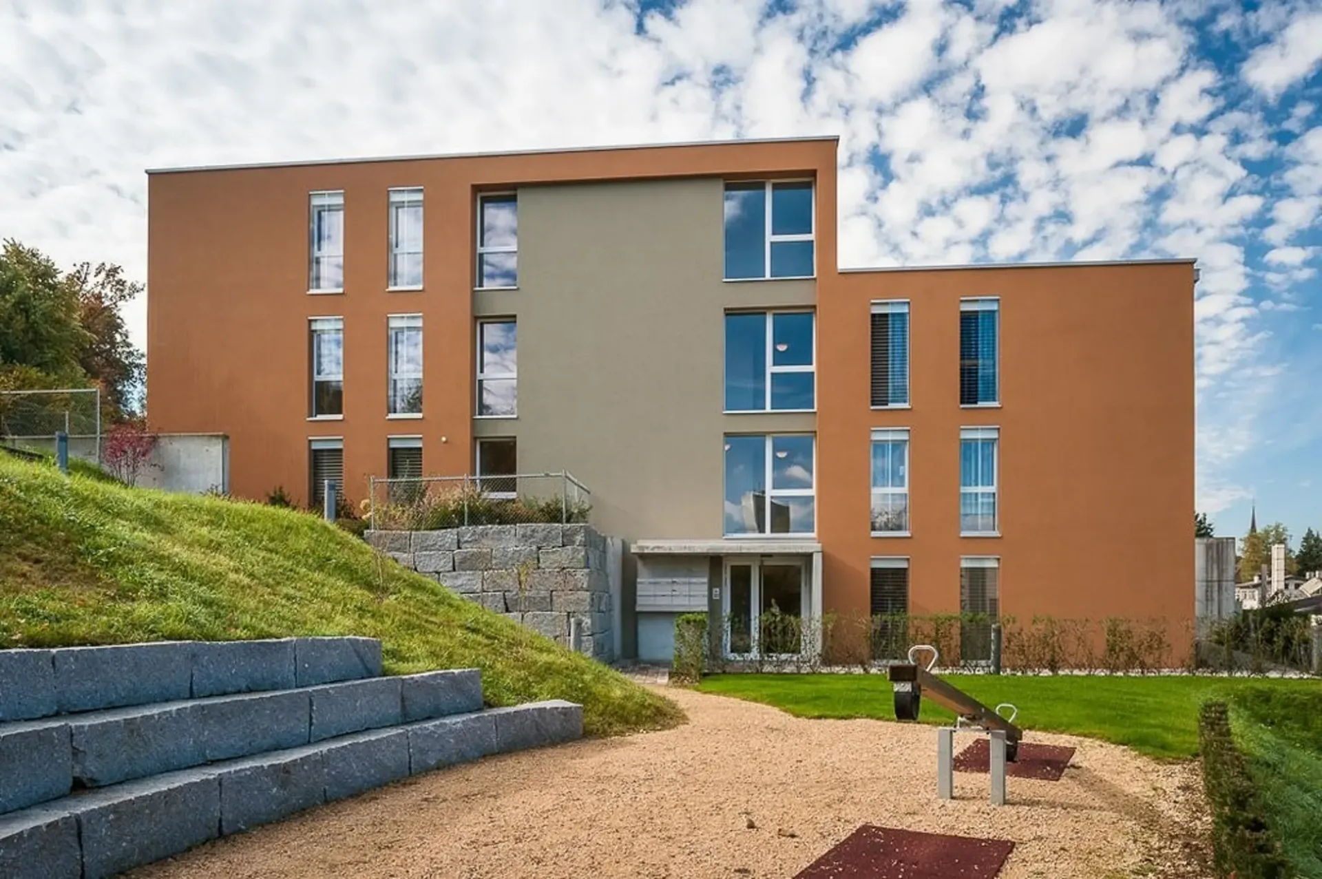 Moderne Attika Wohnung mit Aussicht ins Grüne