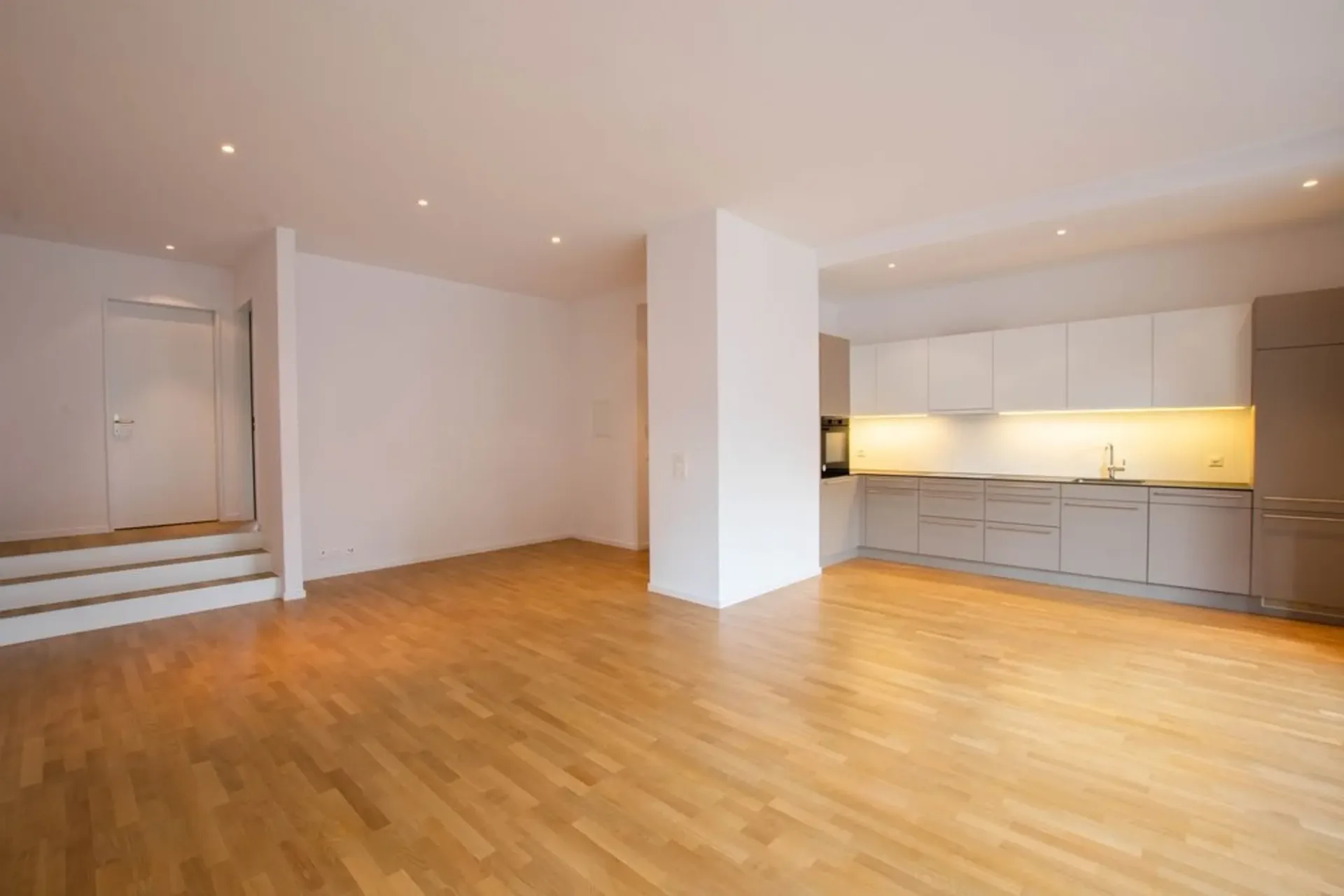 Wunderschöne 2.5-Zimmerwohnung mit Sitzplatz zu vermieten