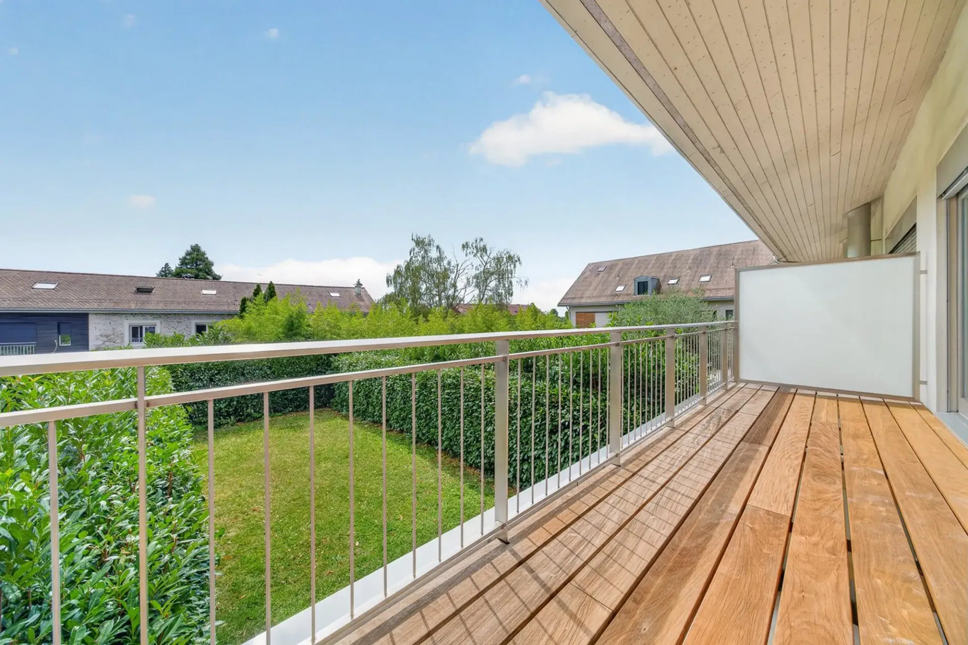 Magnifique townhouse entièrement rénovée au coeur d'une environnement verdoyant