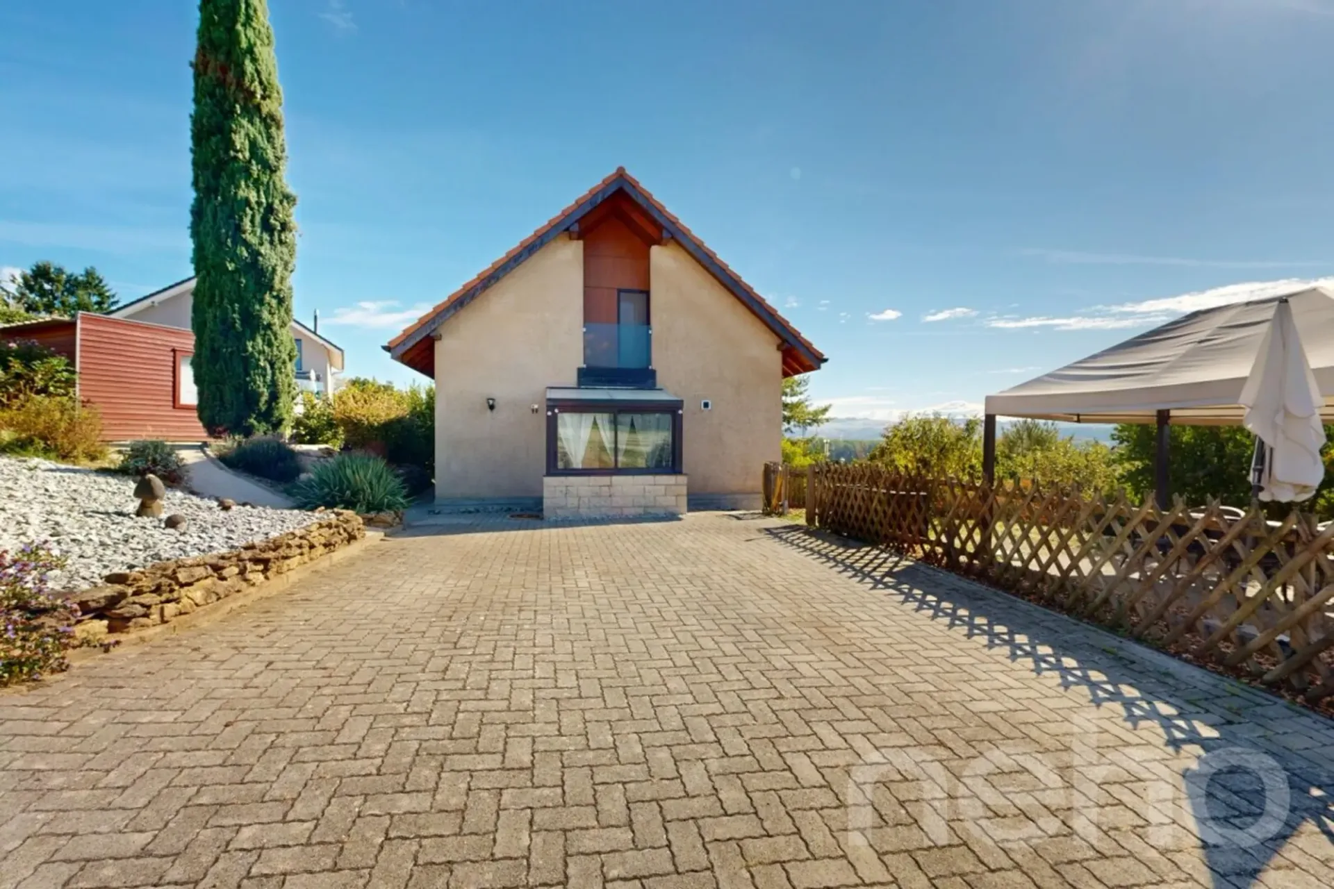 Einfamilienhaus mit großem Garten und freier Sicht in der Nähe von Yverdon