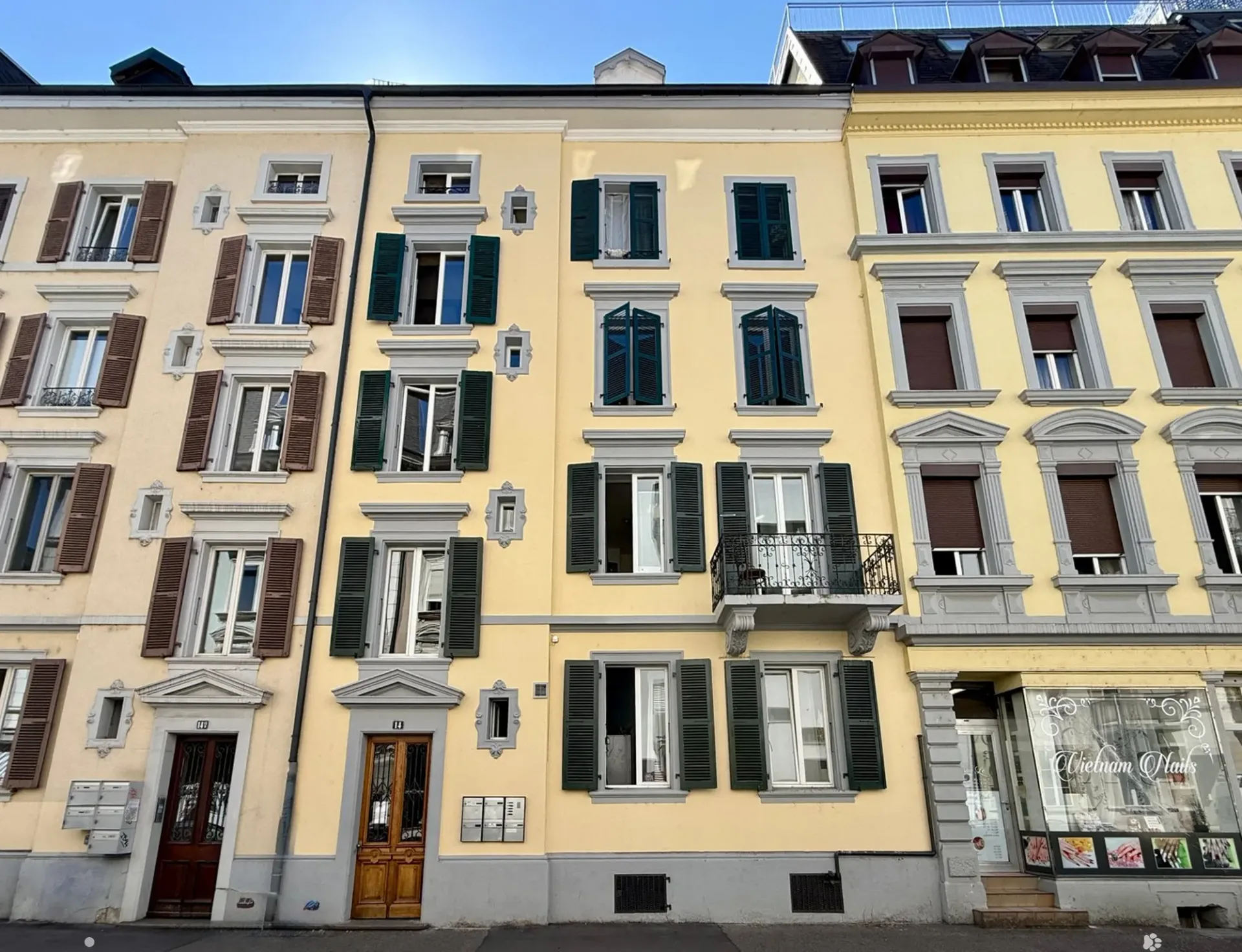 Charmante 3-Zimmer-Altbauwohnung mit Balkon in Biel – ab sofort verfügbar