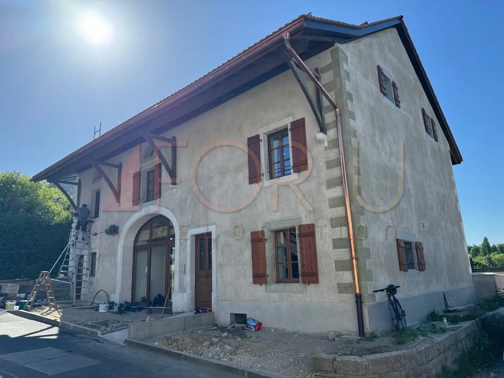 Alte Scheune umgebaut in ein 6.5-Zimmer-Triplex in Avusy