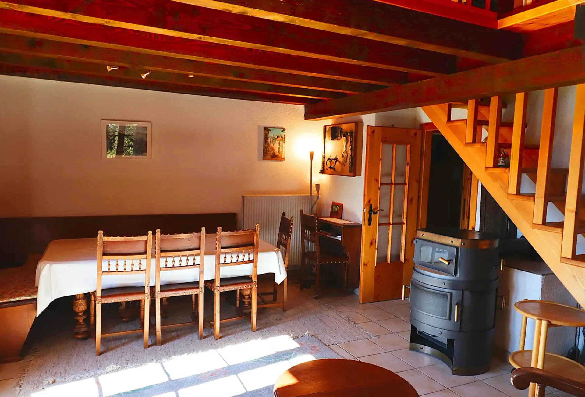 Chalet jumelé avec studio indépendant et belle vue dégagée