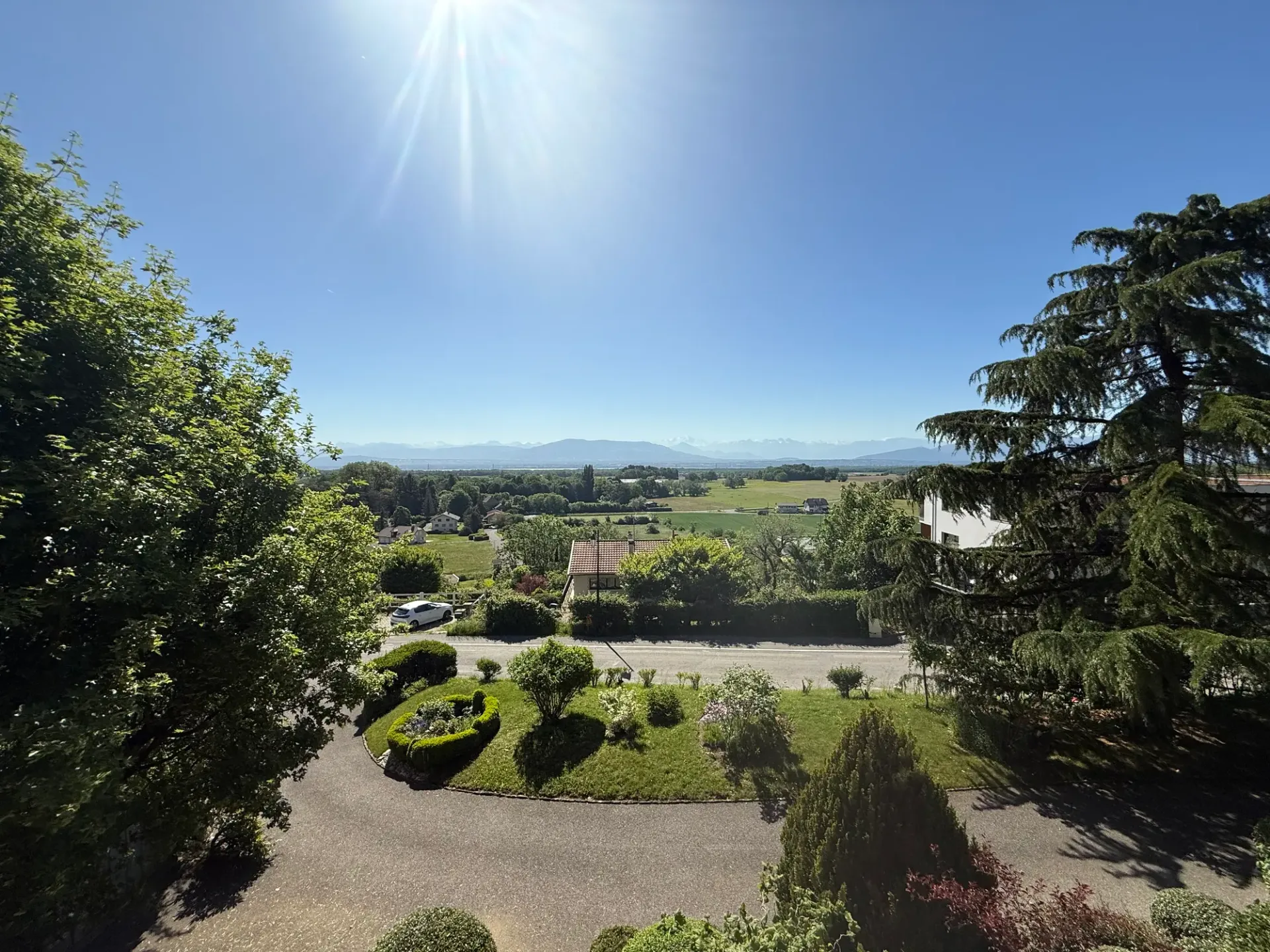 Chalet avec vue exceptionnelle Lac Léman & Mont Blanc   2 logements   227 m²