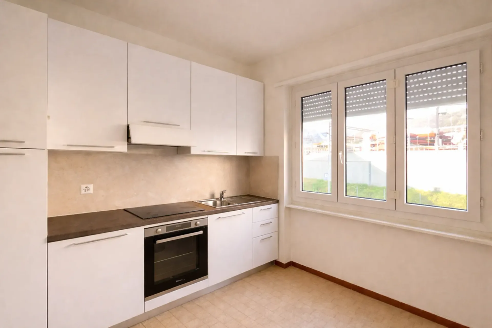 CHIASSO - 4.5-ZIMMER-WOHNUNG MIT TERRASSE ZU VERMIETEN