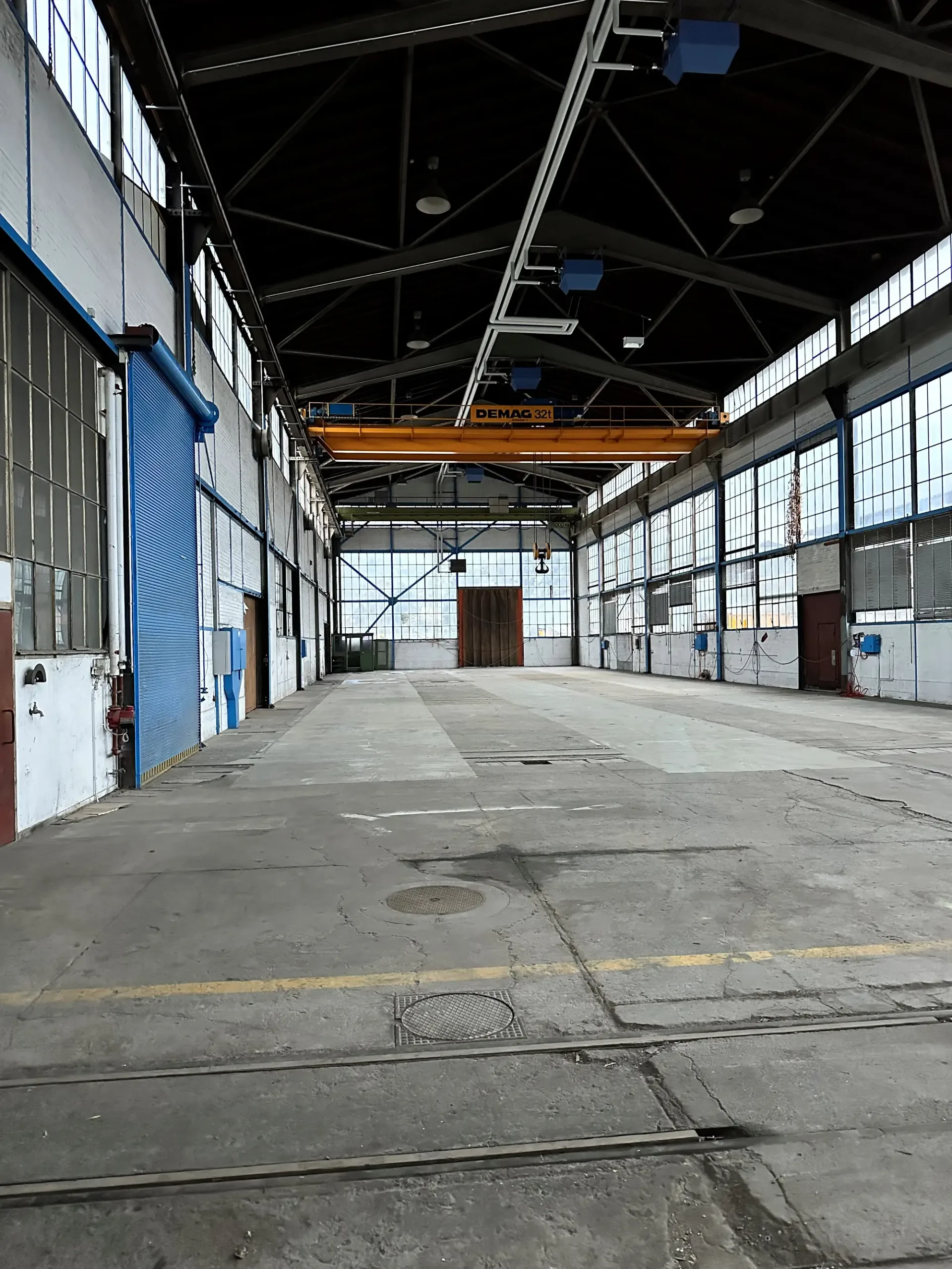 Places de stationnement dans un entrepôt à partir de 56 m2 - 900 m2