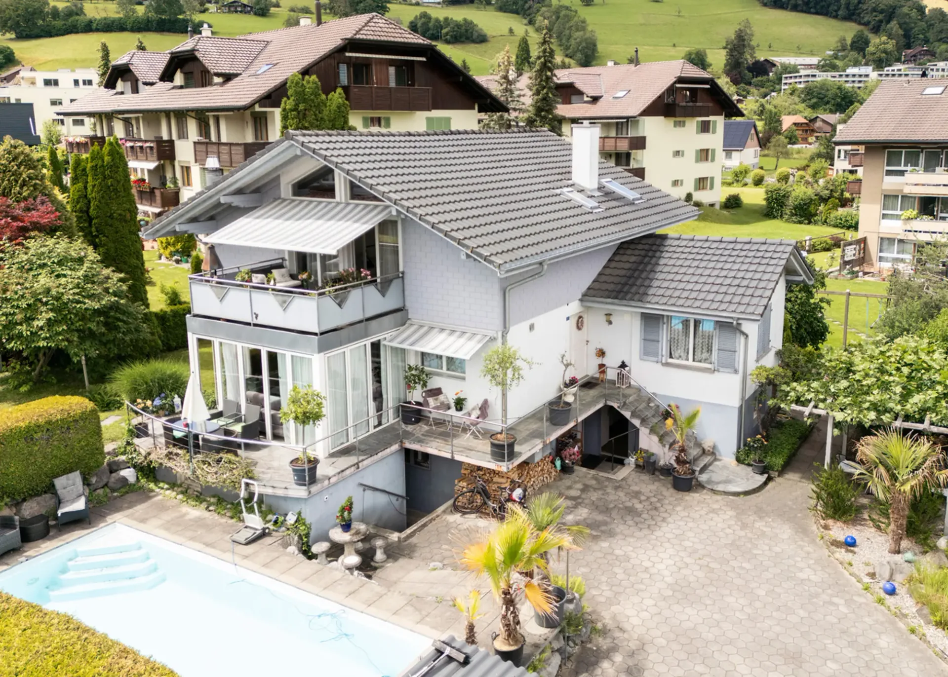 CHARMANTES EINFAMILIENHAUS MIT EINLIEGERWOHNUNG