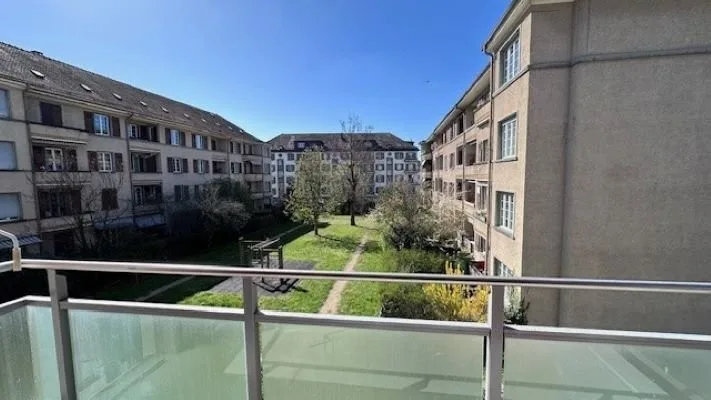 Ampio appartamento di 2 locali nel quartiere Cour
