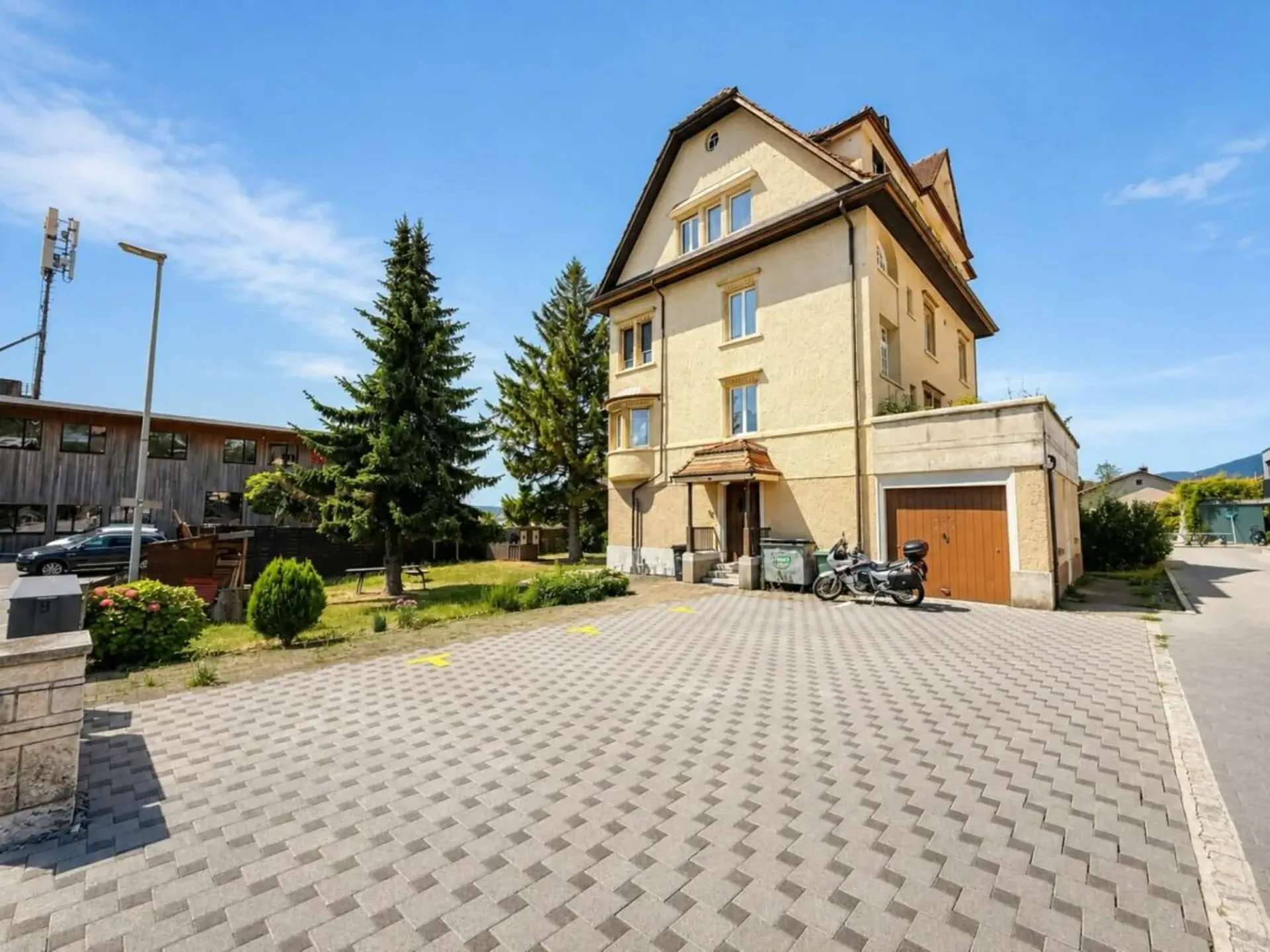 Mehrfamilienhaus mit 4 Wohneinheiten an zentraler Lage in Bellach