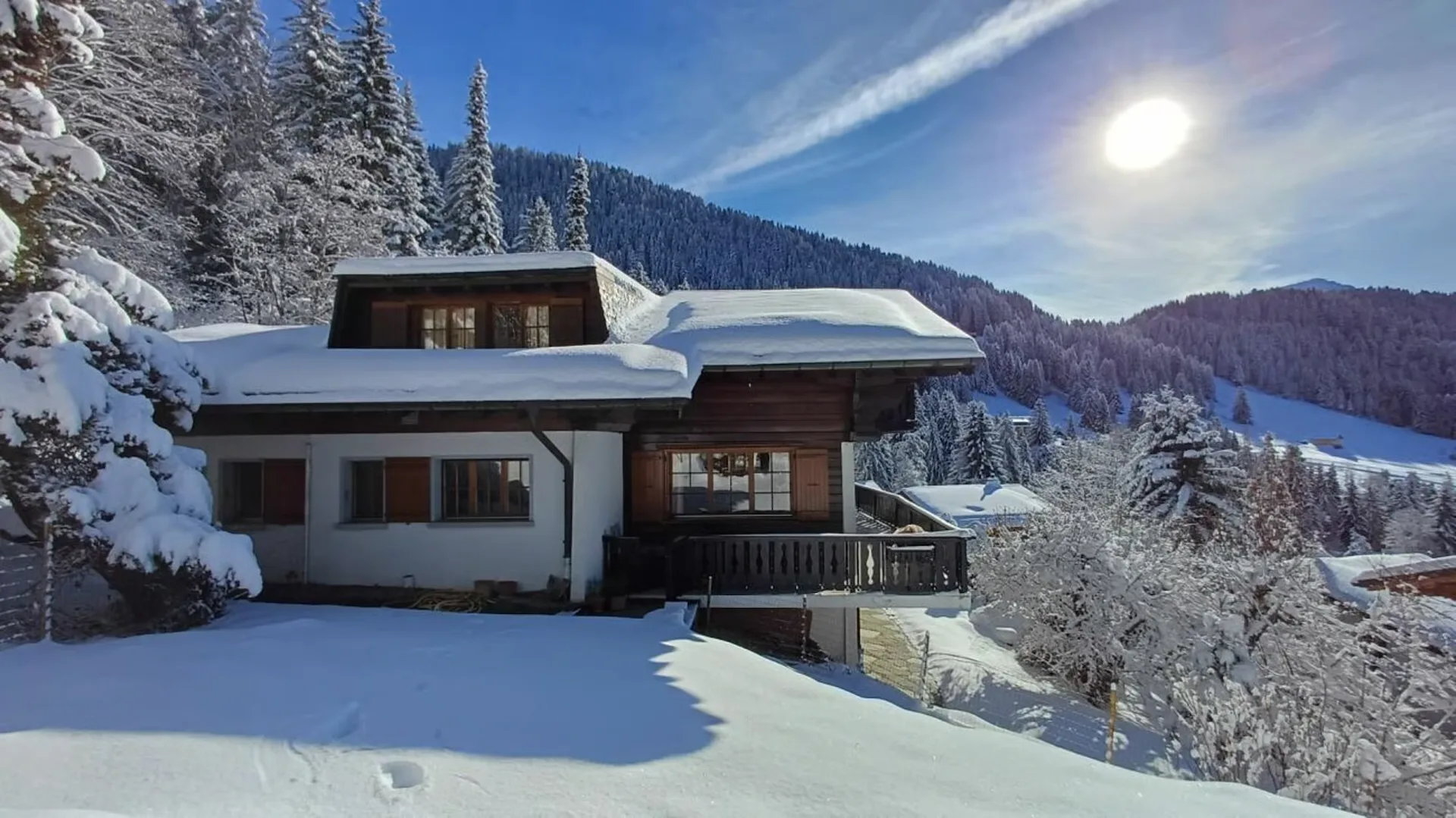 Chalet mit 3 Etagen im Domaine de la Résidence mit Panoramablick auf die Alpen.