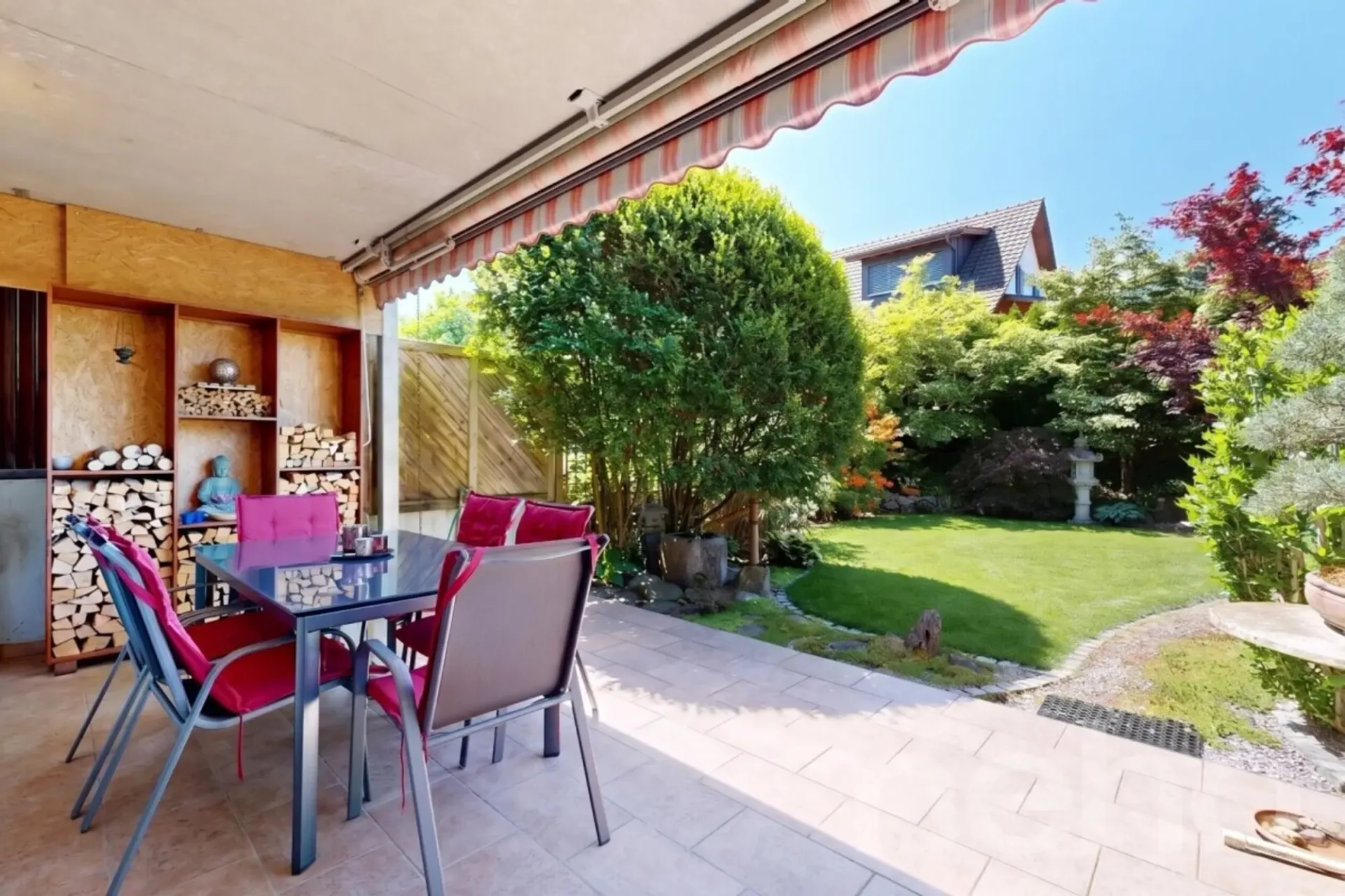 Charming 6.5-room row house in a quiet location