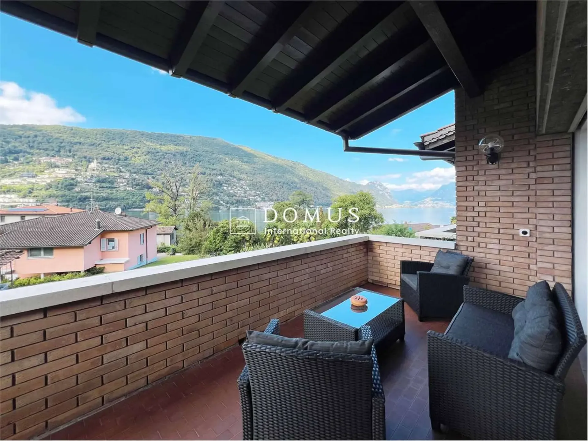 Bifamilienhaus mit Seeblick