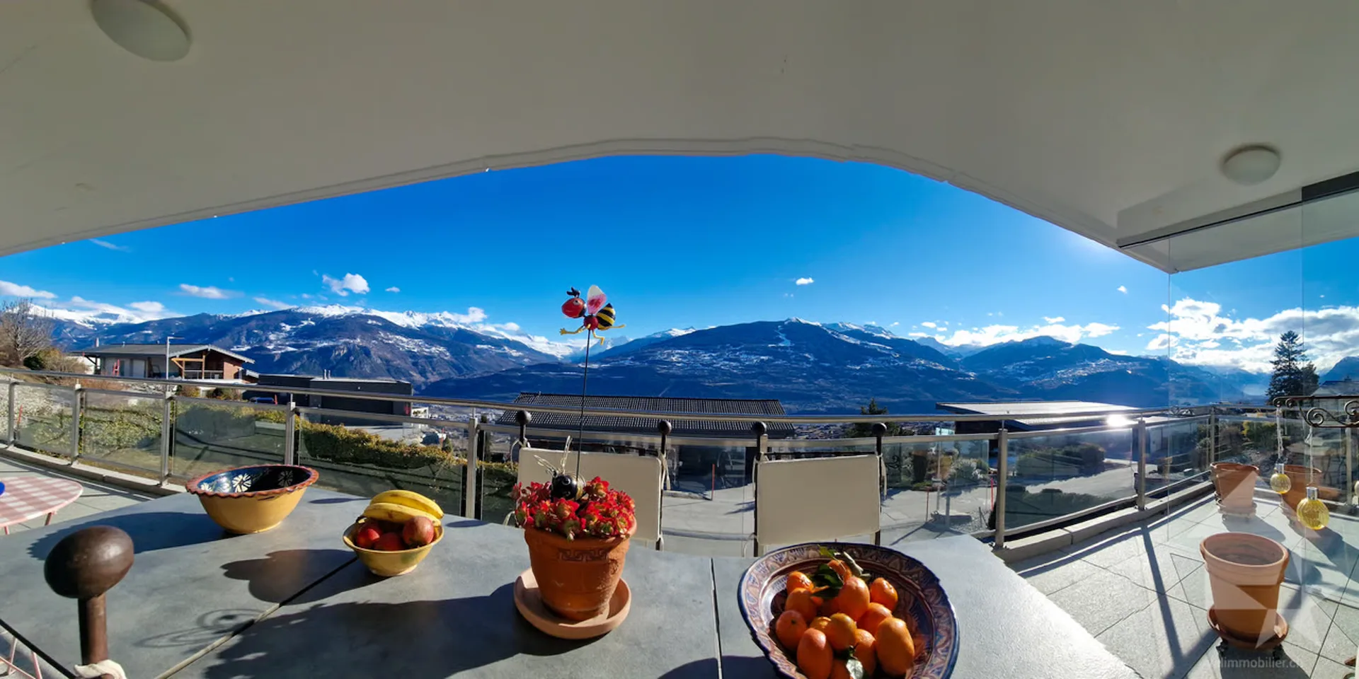 Schönes App. mit 5.5 Zimmern, ruhig, optimale Besonnung und herrliche Aussicht