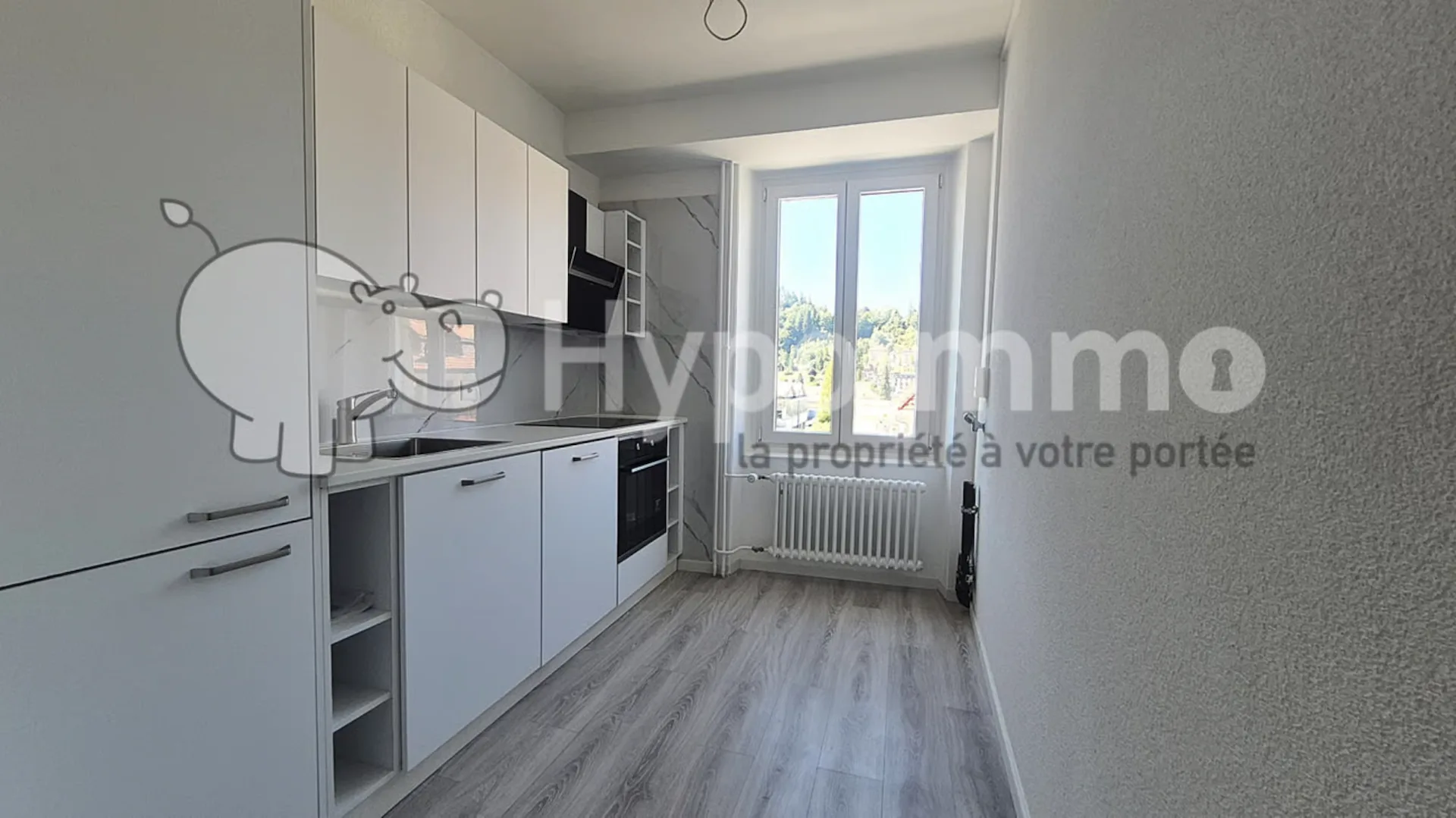 Prächtige 3-Zimmer-Wohnung komplett renoviert mit Balkon - Le Locle