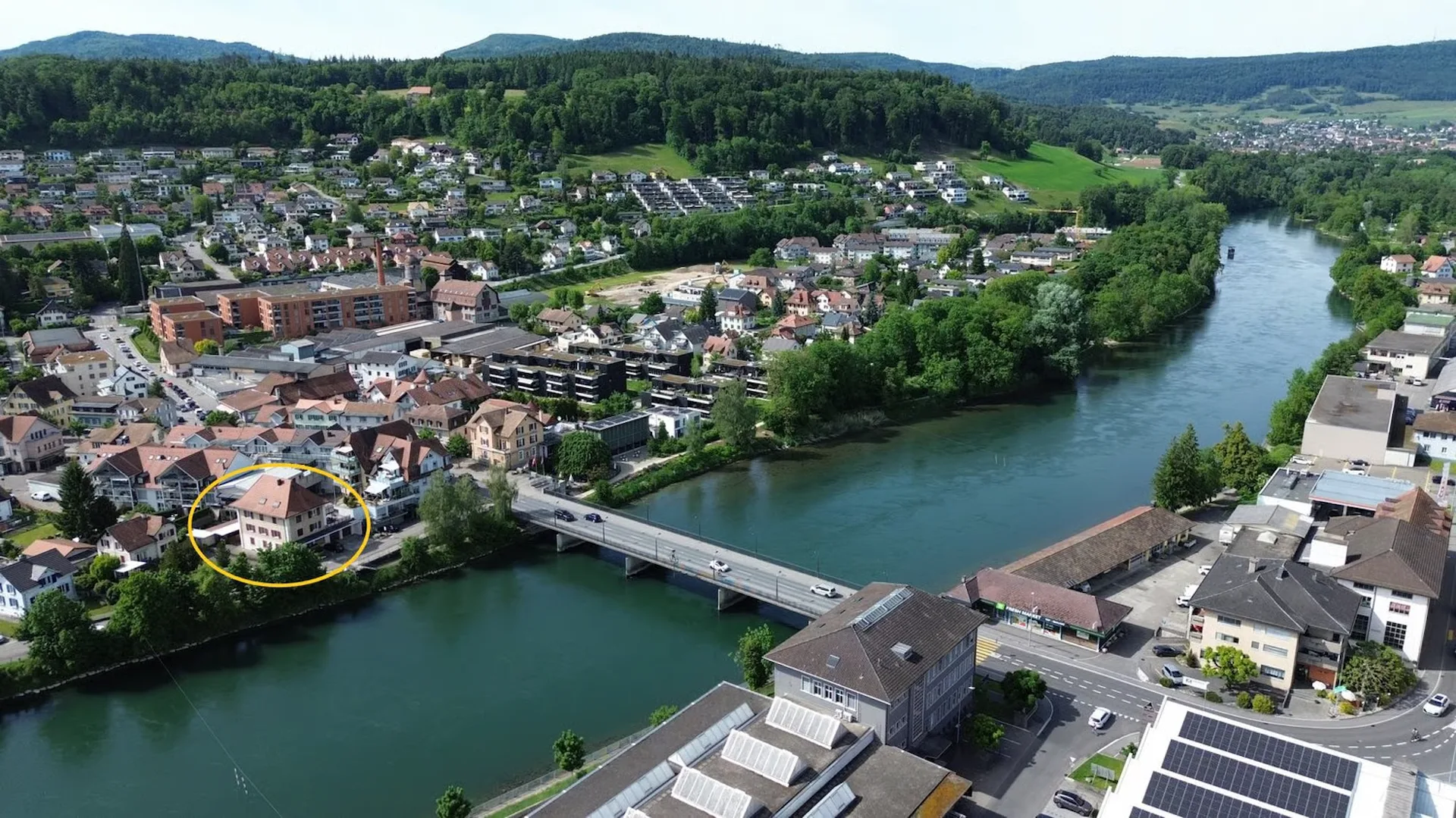 Mehrfamilienhaus mit 4 Wohnungen an schönster Lage direkt an der Aare.