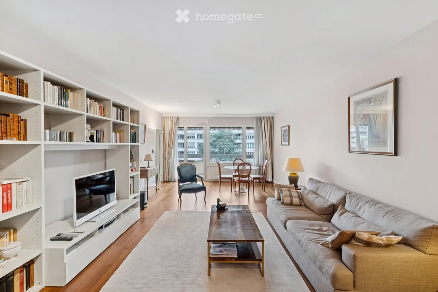 Außergewöhnliche 4-Zimmer-Wohnung in einer sicheren Wohnanlage