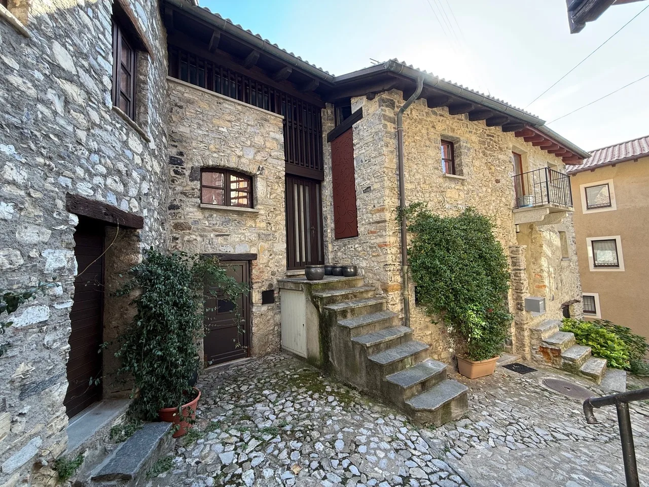 Tessinerhaus im Herzen des Dorfes / Casa ticinese nel cuore del paese