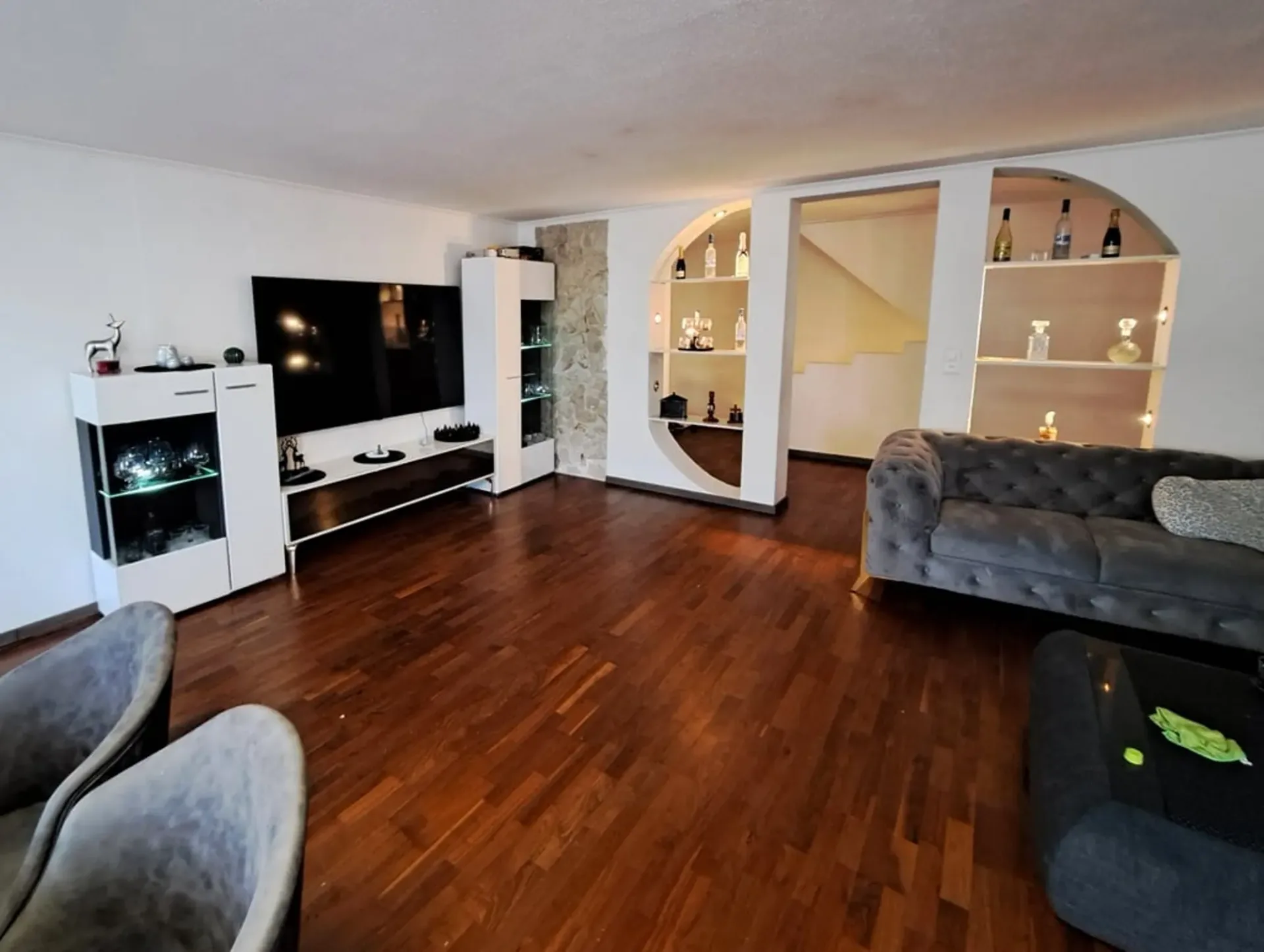 Selten grosszügige 6½ Zimmer Eigentumswohnung