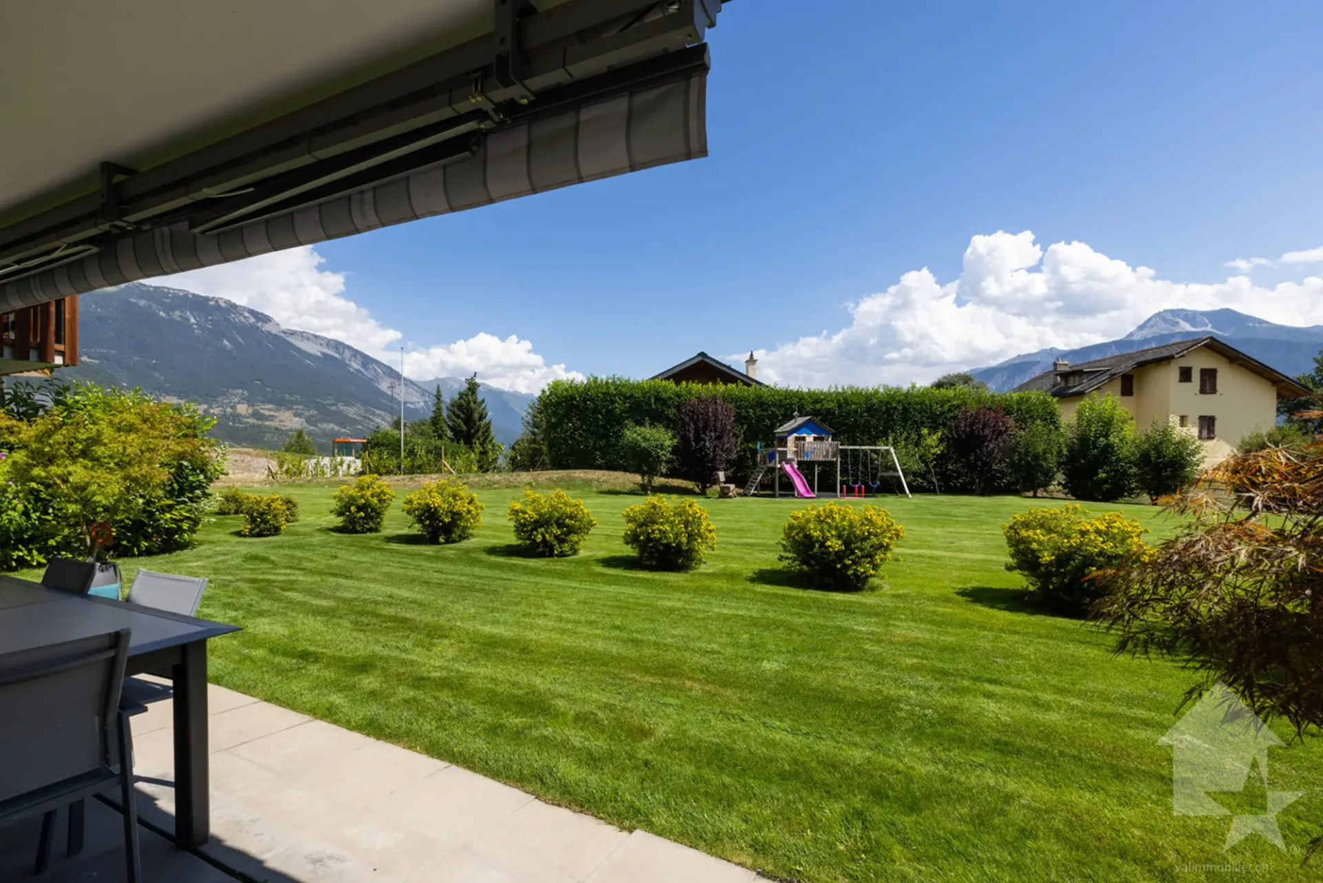 Ungerührt 5,5-Zimmer-Wohnung mit Terrasse und Garten, Zweitwohnsitz und Ausländer