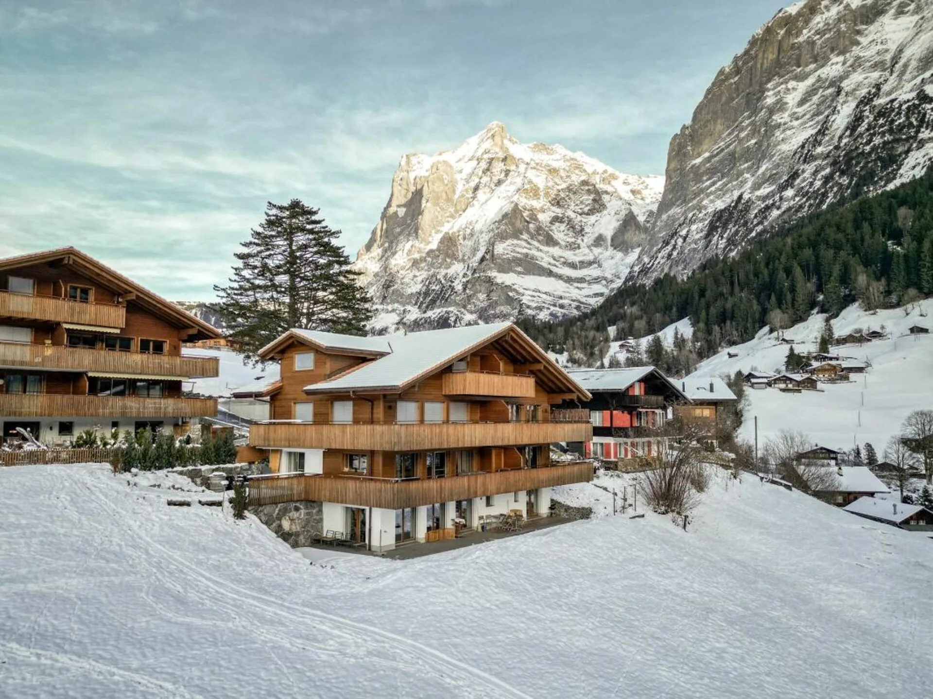 Grindelwald: Ruhige 3.5-Zimmer-Ferienwohnung mit Balkon und Gartensitzplatz