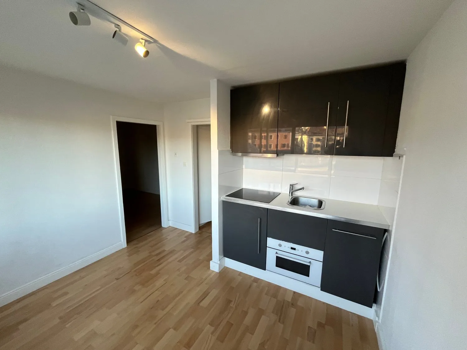 Appartement 2 pièces  rénové avec vue, calme et bien situé à La Chaux-de-Fonds
