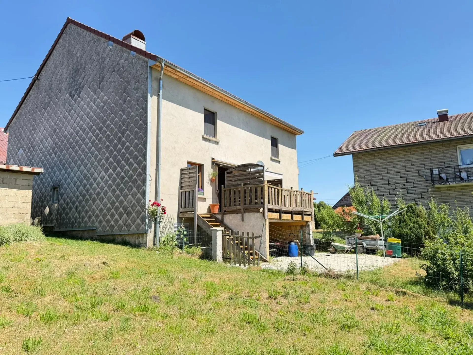 Frankreich benachbart, Châtel-Blanc, zum Verkauf steht ein charmantes Franc-Comtois-Ferienhaus