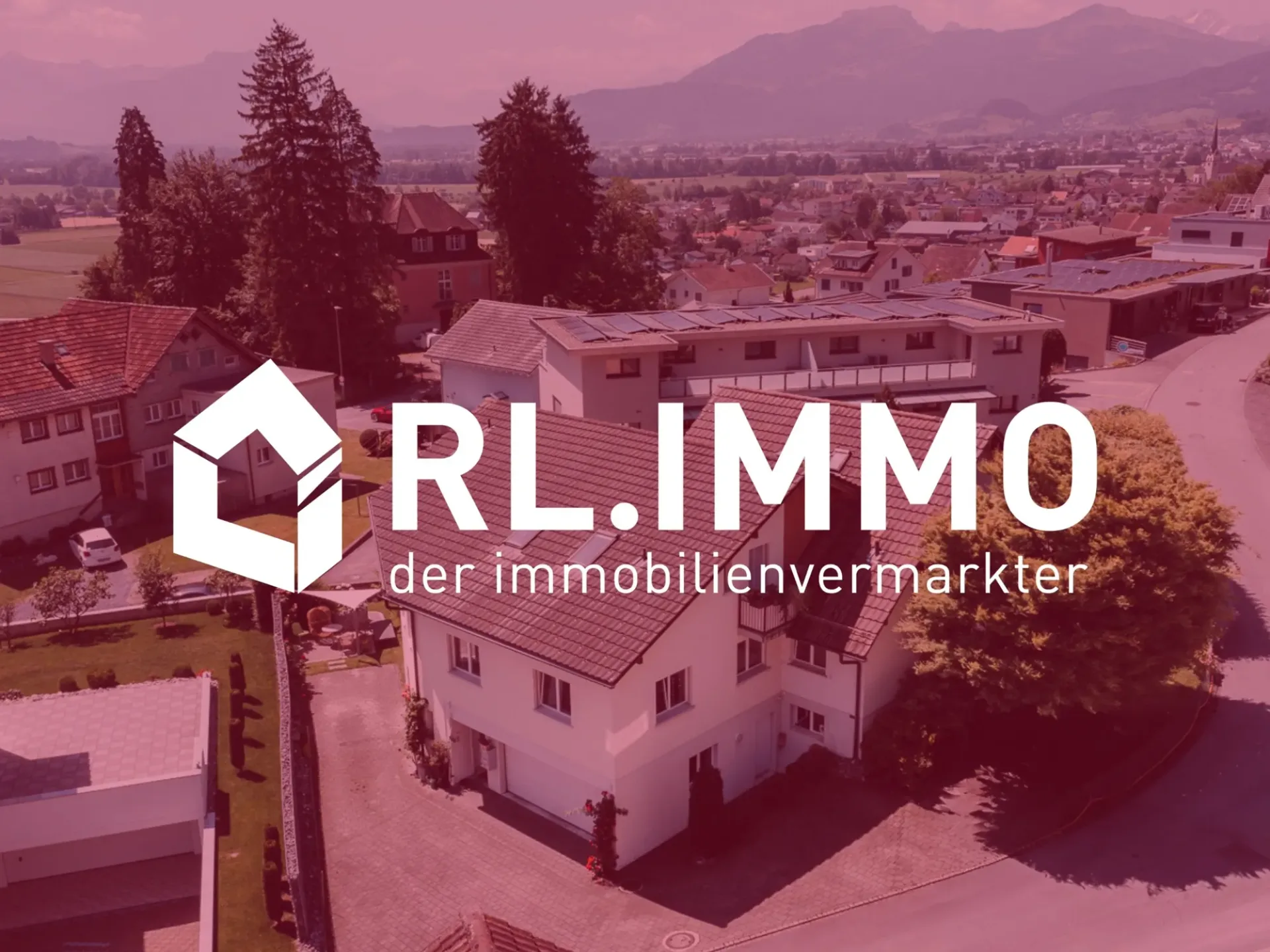 Ampia casa unifamiliare con appartamento e spazio per ufficio