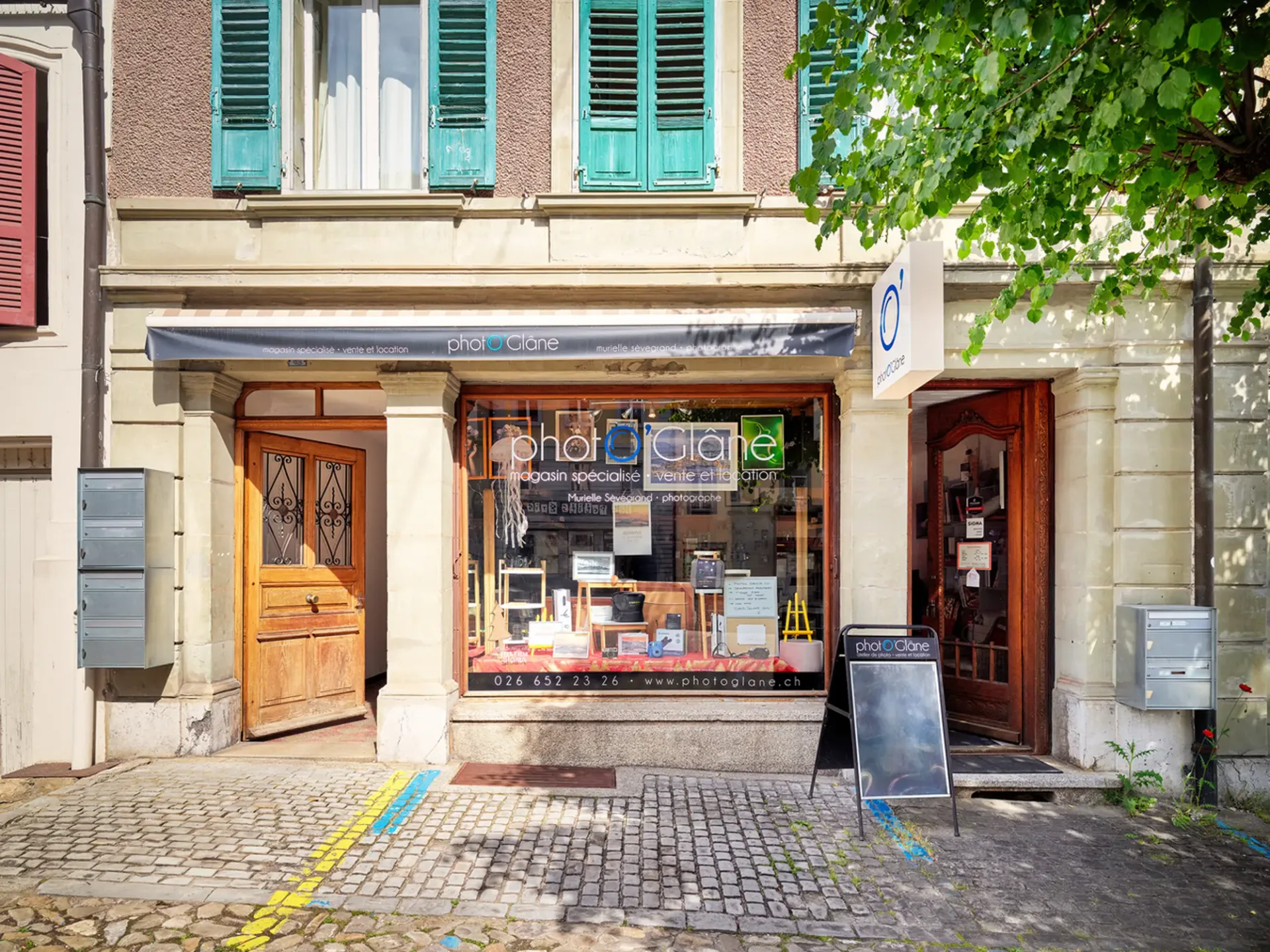 Commercial premises with shop window in the city center