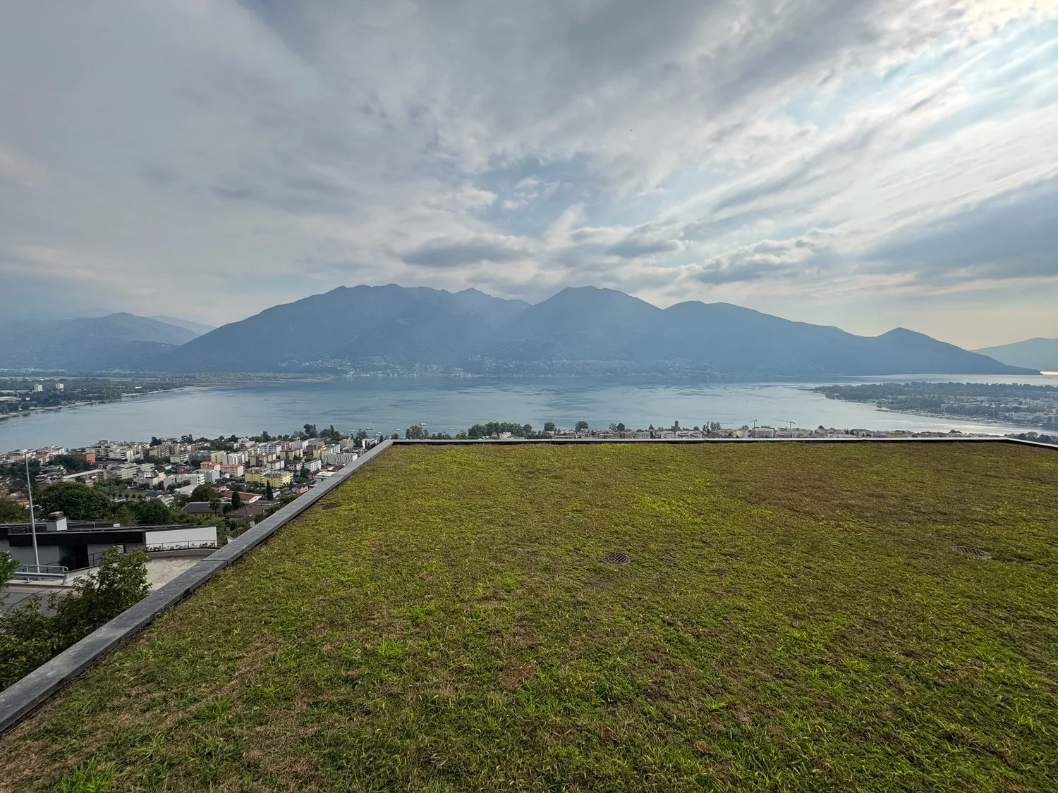 Charmante 1.5-Zimmer-Wohnung mit Balkon und Seeblick in Minusio