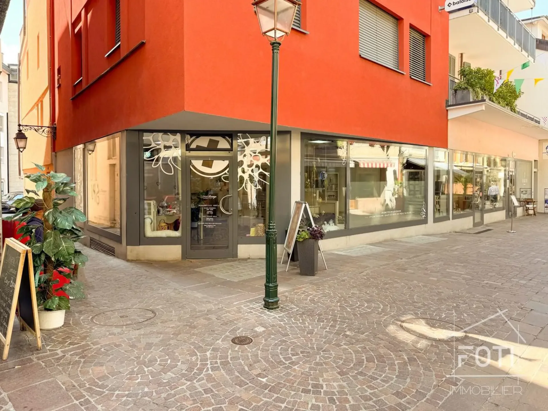 Boutique à vendre avec grande surface à Aigle
