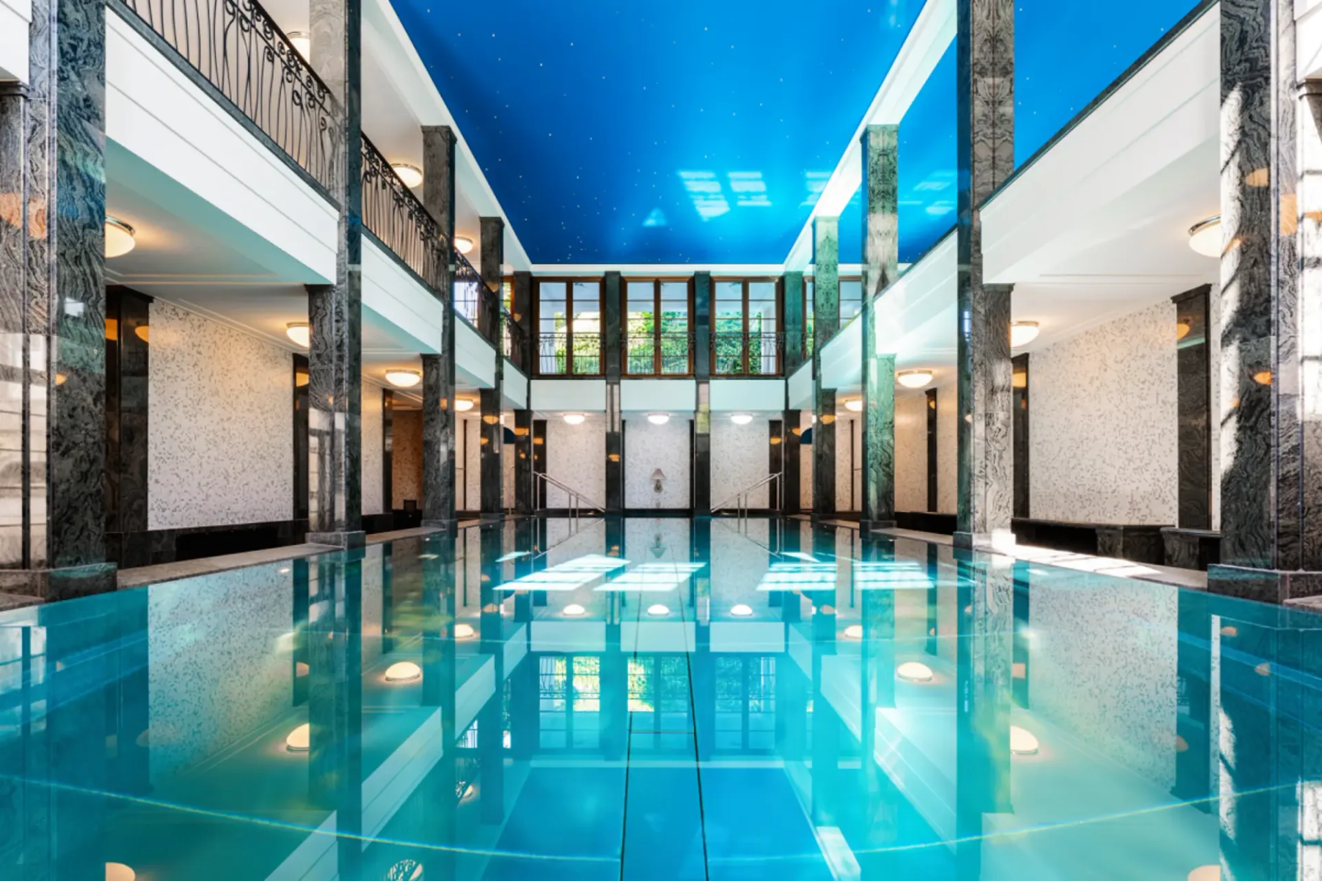 Habitation exclusive au bord du lac : Résidence premium calme avec piscine intérieure, fitness & concierge