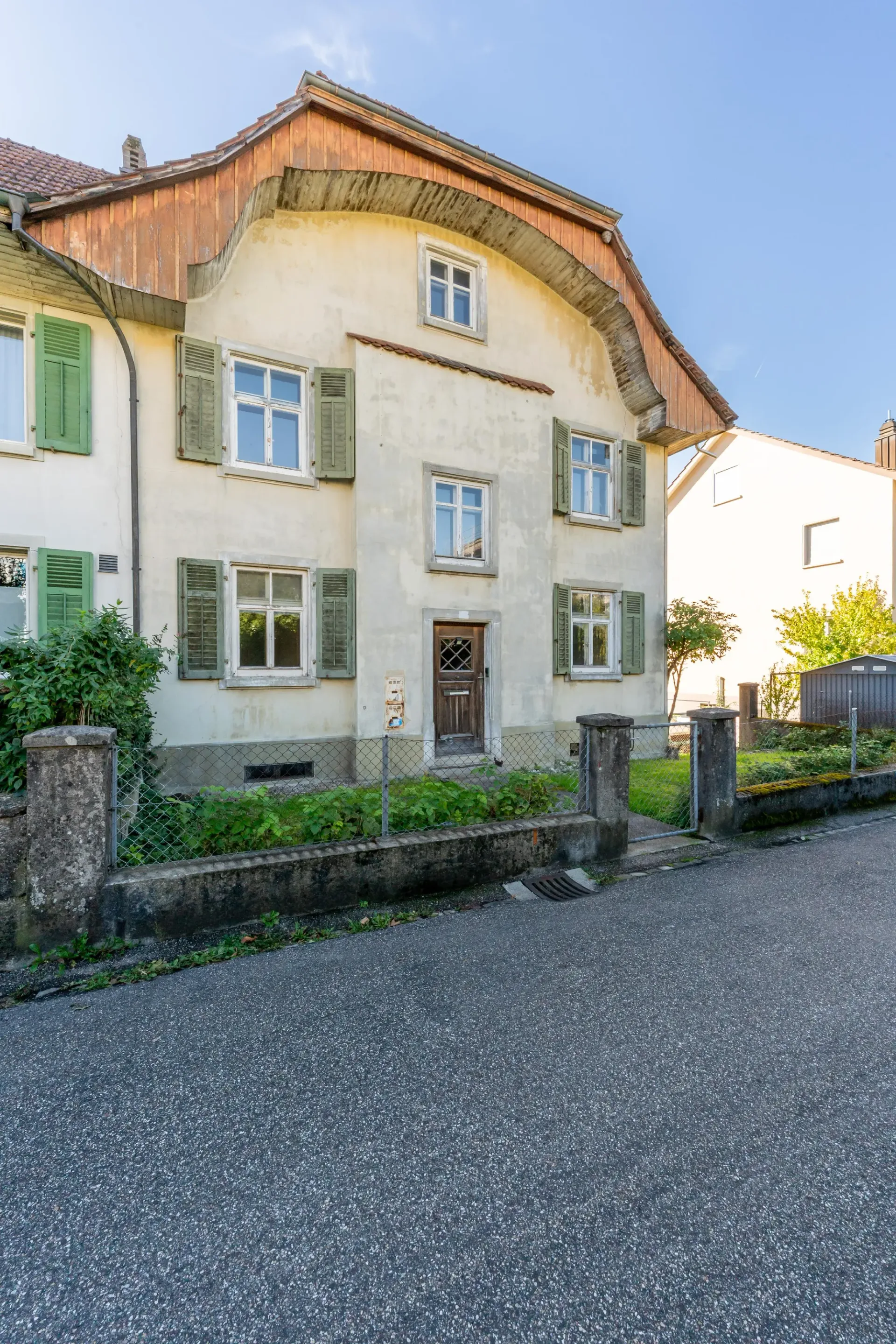Doppelhaus mit Entwicklungspotenzial