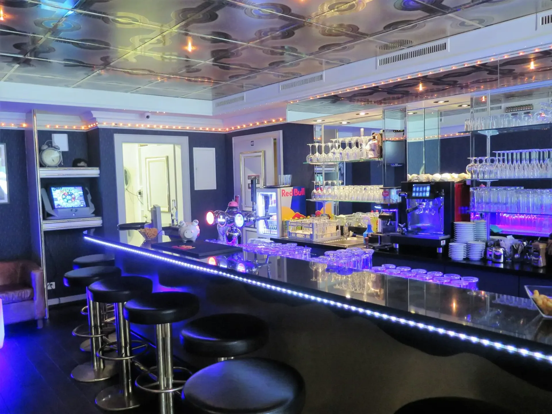 A village classic is looking for new hosts: Caesar's Bar in Rikon for rent