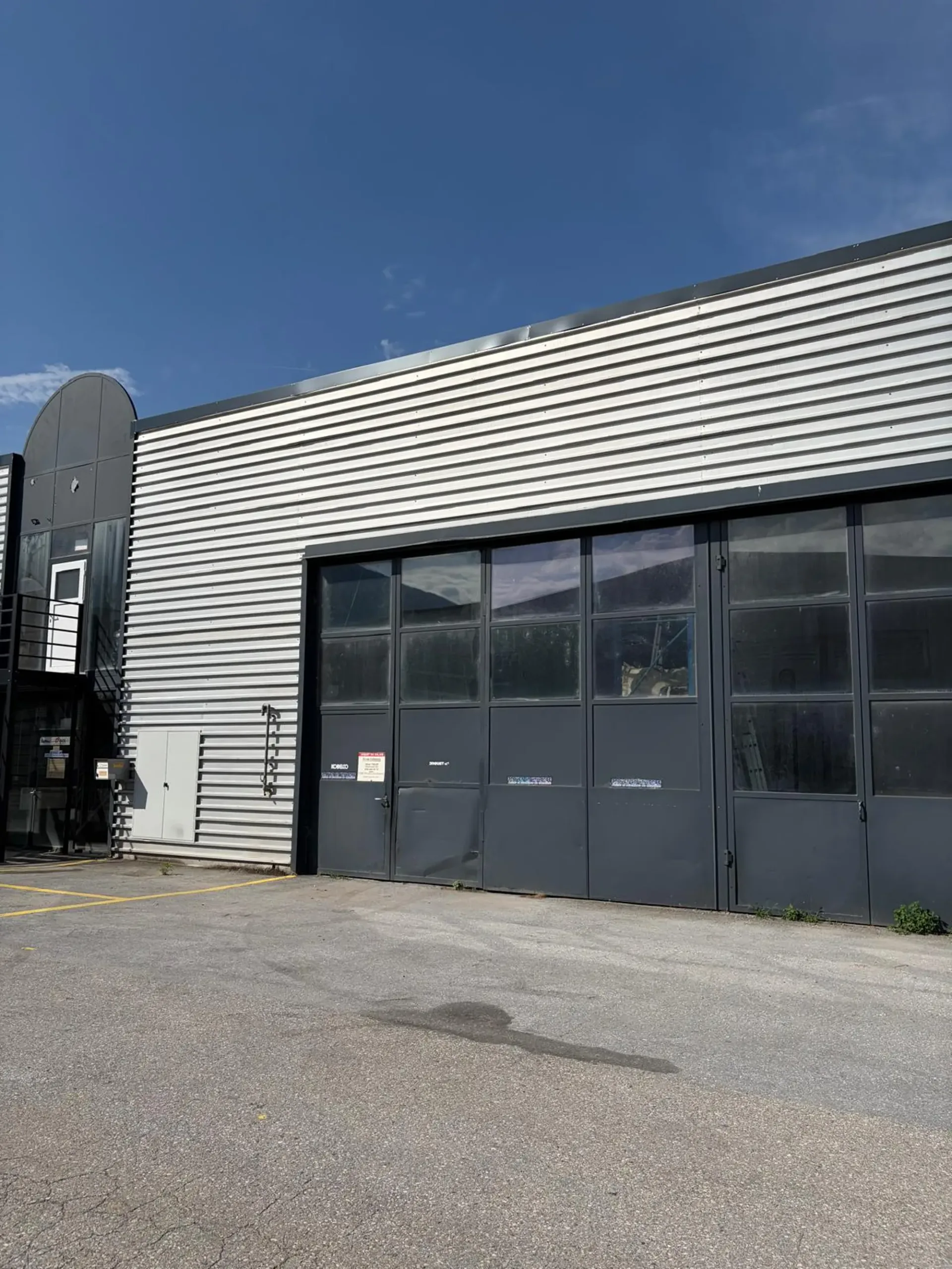 Locale industriale con uffici – disponibile immediatamente