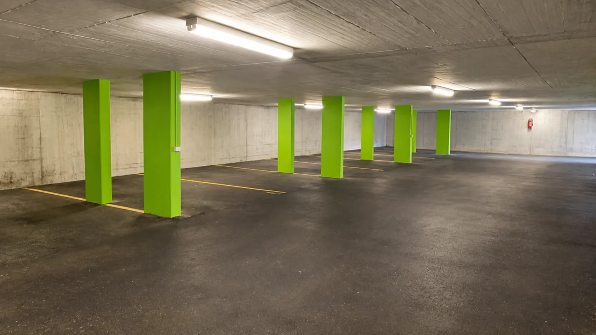 Posto auto in garage