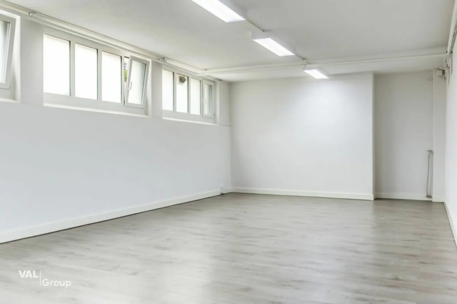 Versatile usable rooms centrally located in Brig