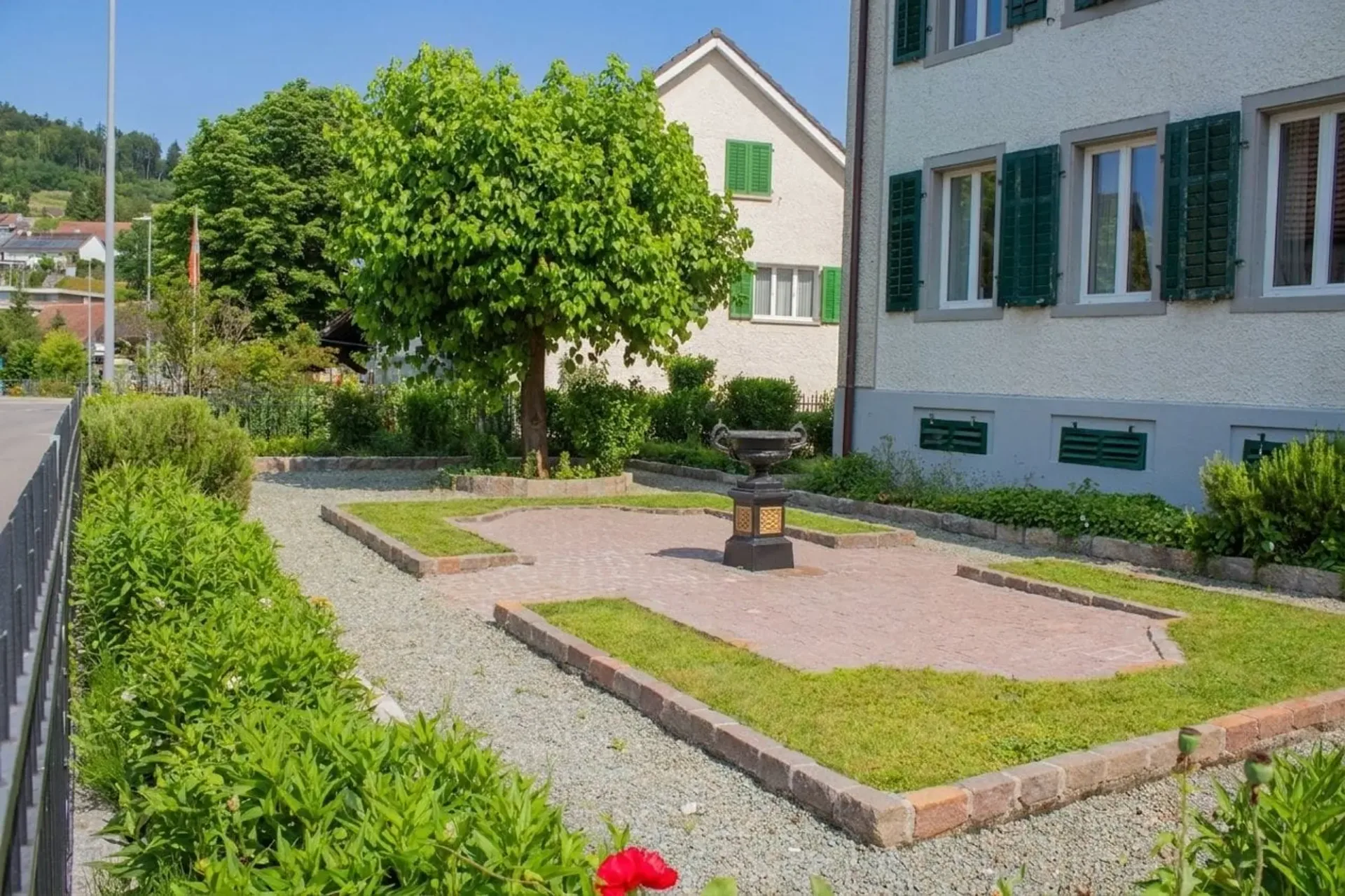Drei Wohnungen. Eine Familie. Ein Zuhause.