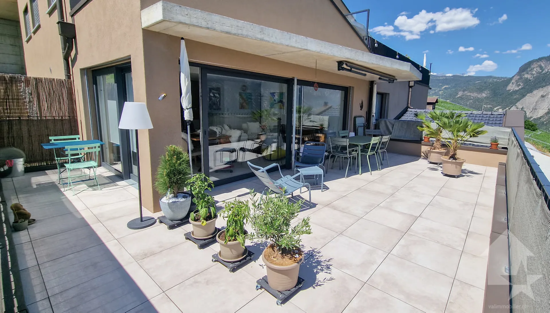 Wohnung mit 4,5 Zimmern und 40m2 Terrasse - Signèse