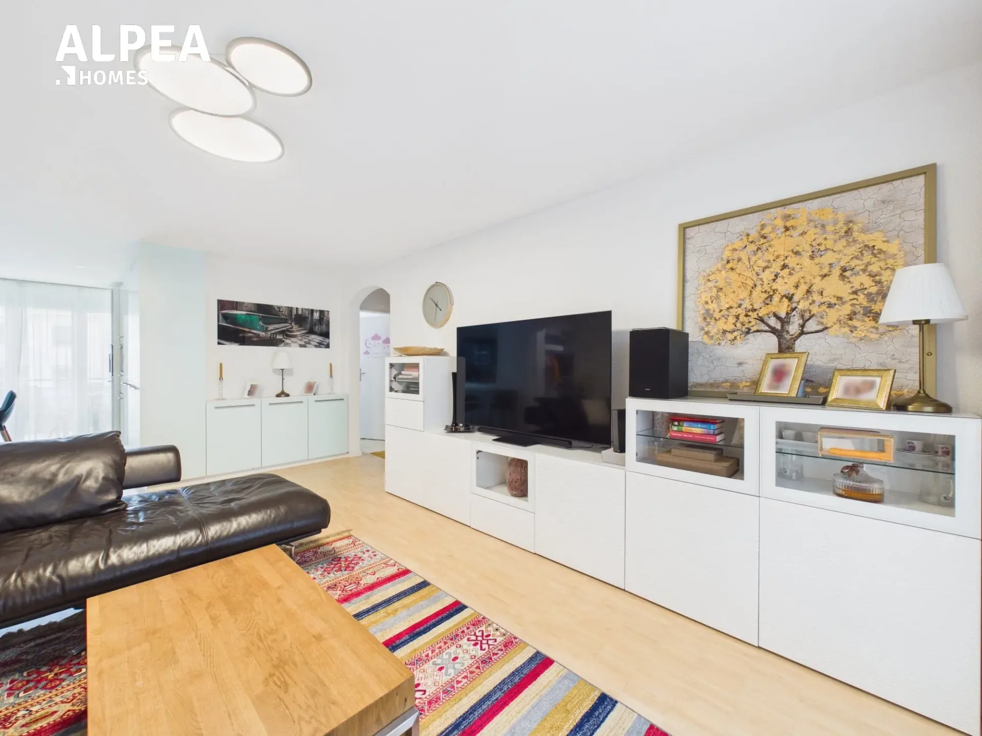 Living where others relax - stylish 4.5-room oasis near the lake in Goldach