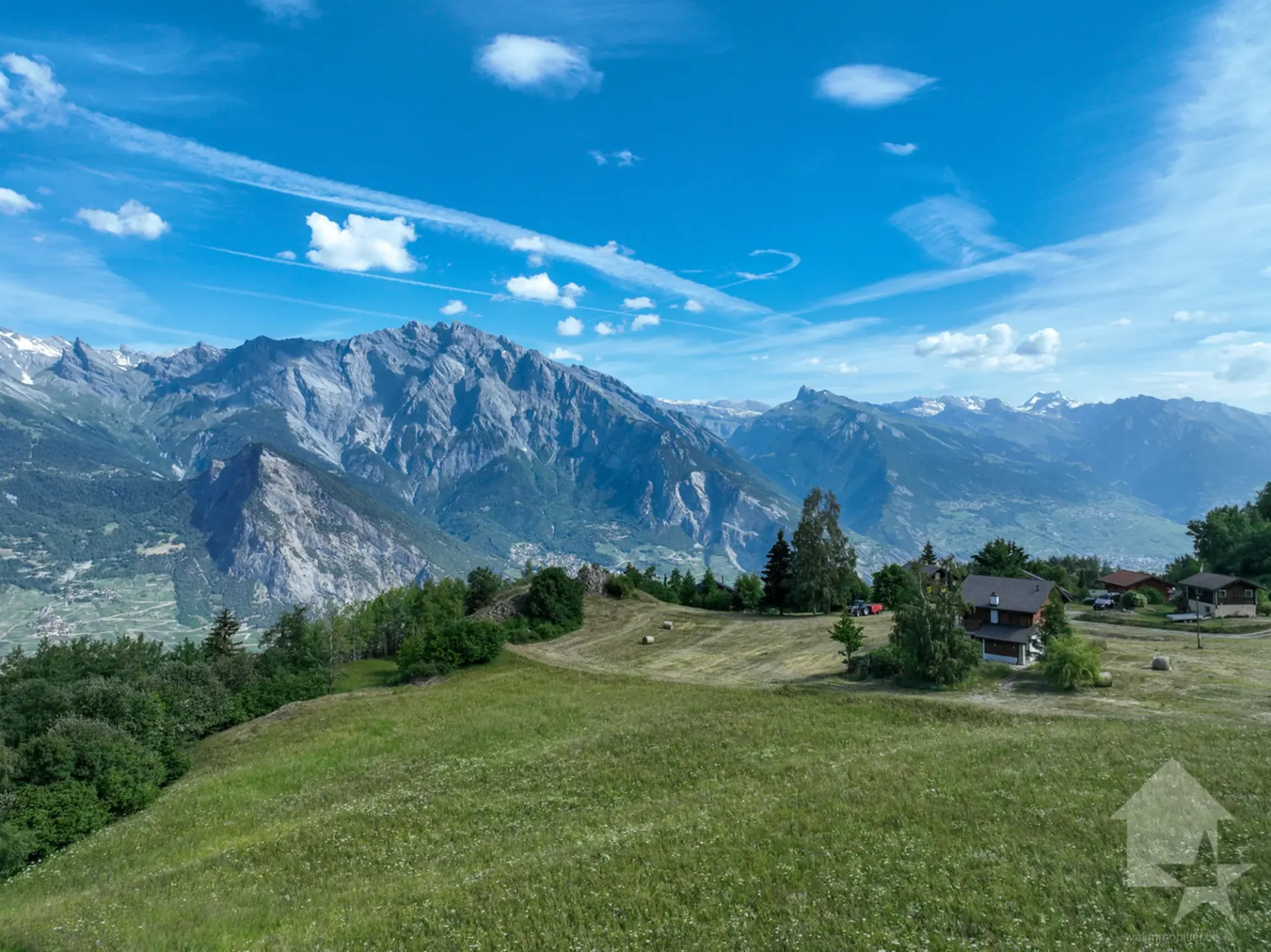 Außergewöhnliche Chalets zur Errichtung im Herzen eines Ökovieertels in La Tzoumaz