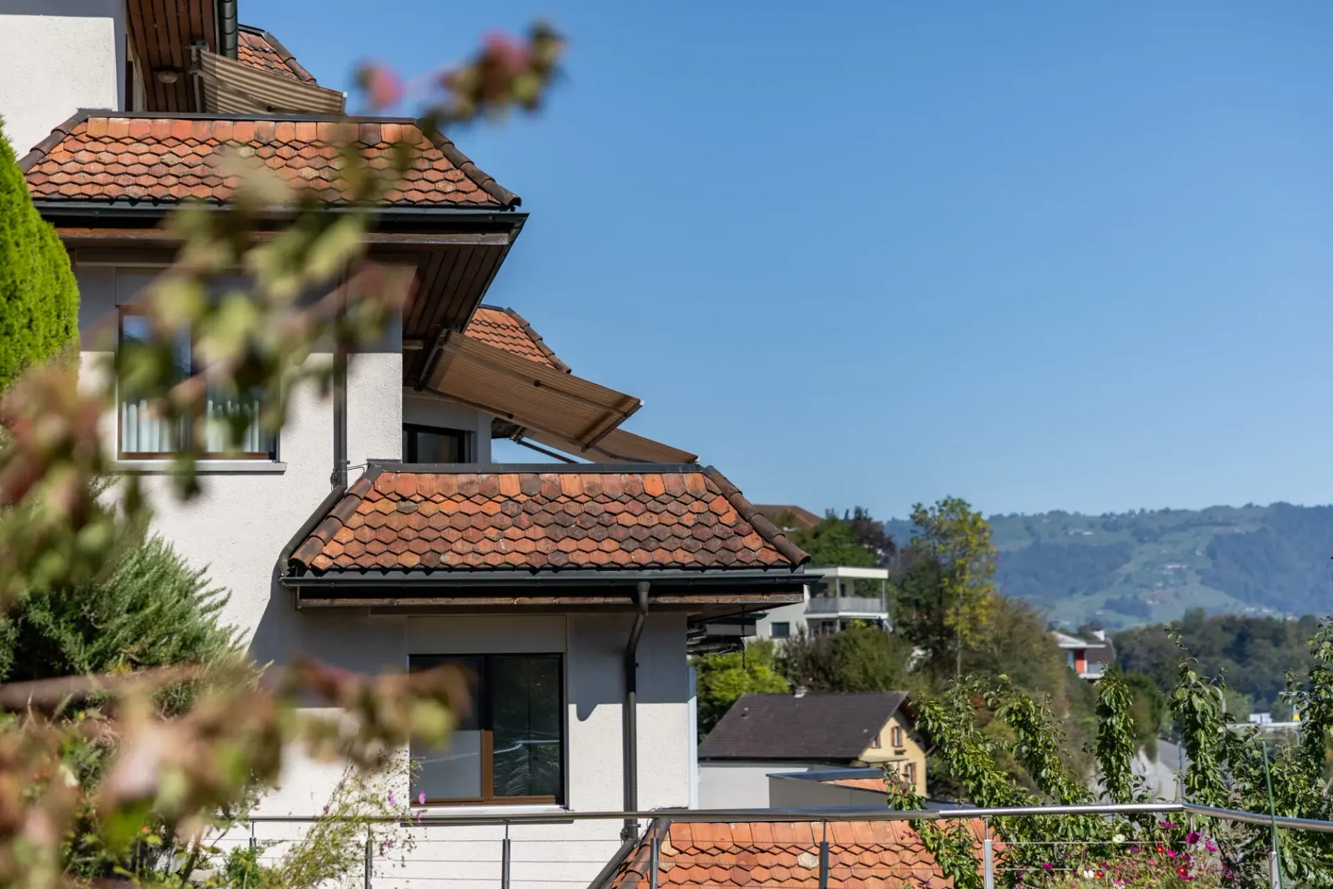 Exklusives Wohnen mit unverbaubarer Berg- und Seesicht