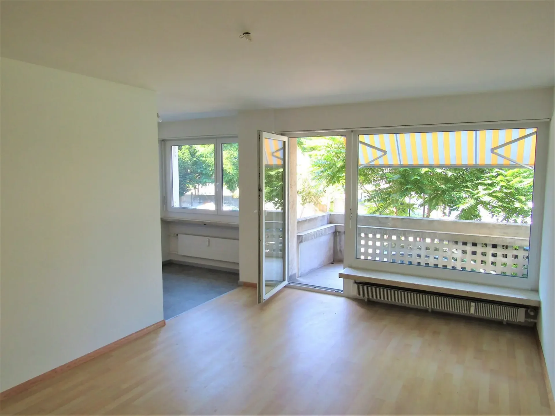 Helle 1.5-Zimmer-Wohnung mit Balkon in Allschwil