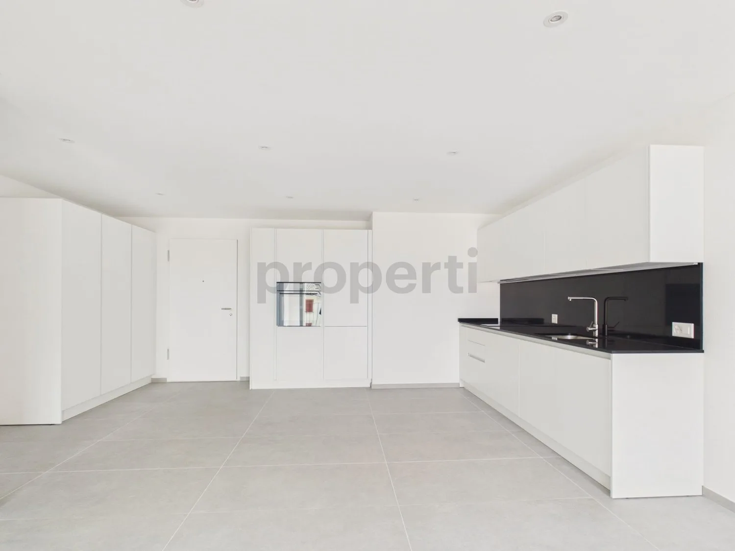 Moderno 2.5 locali appartamento con cantina e parcheggio, Biasca