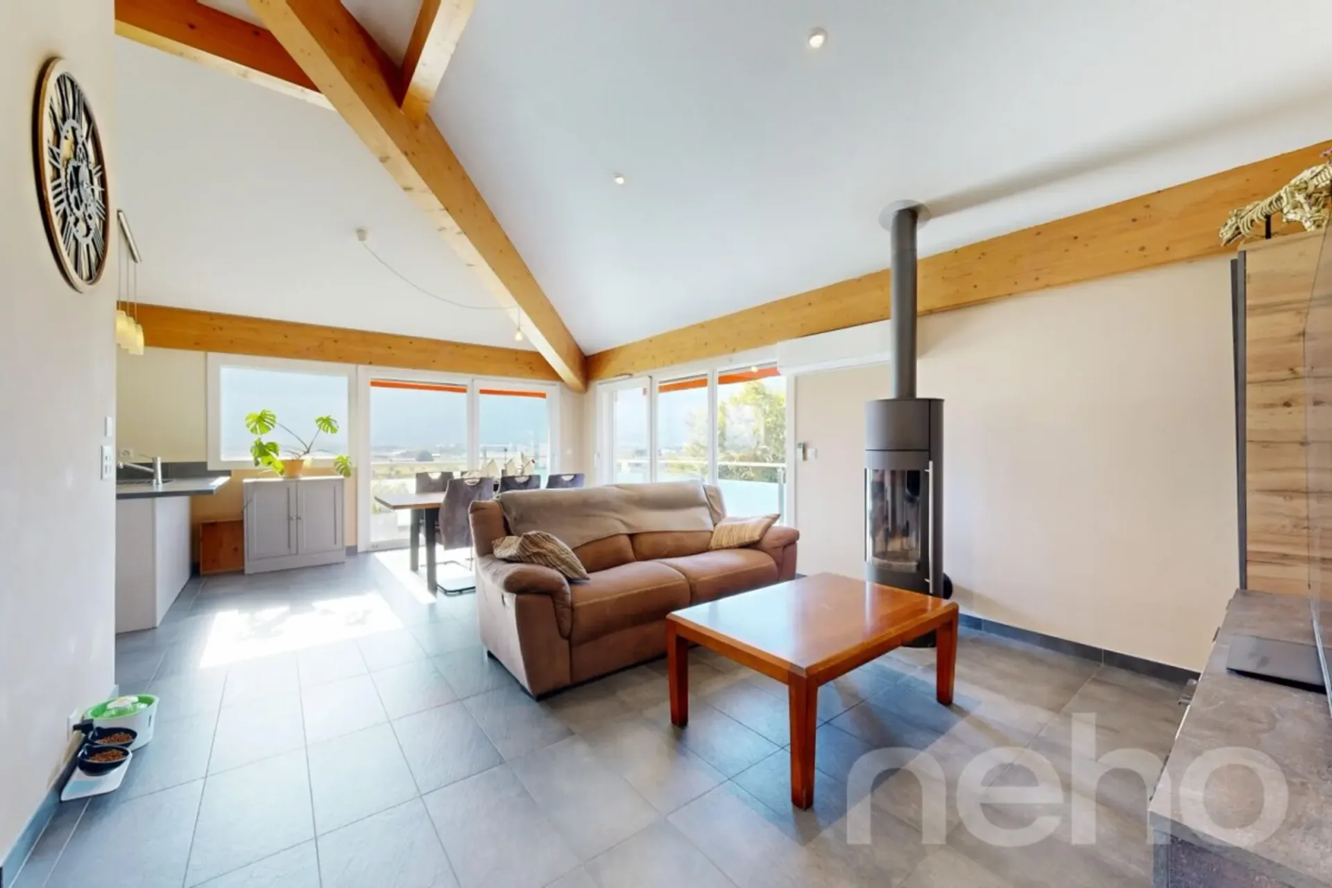 Wohnung mit 4.5 Zimmern im letzten Stock mit Bergblick