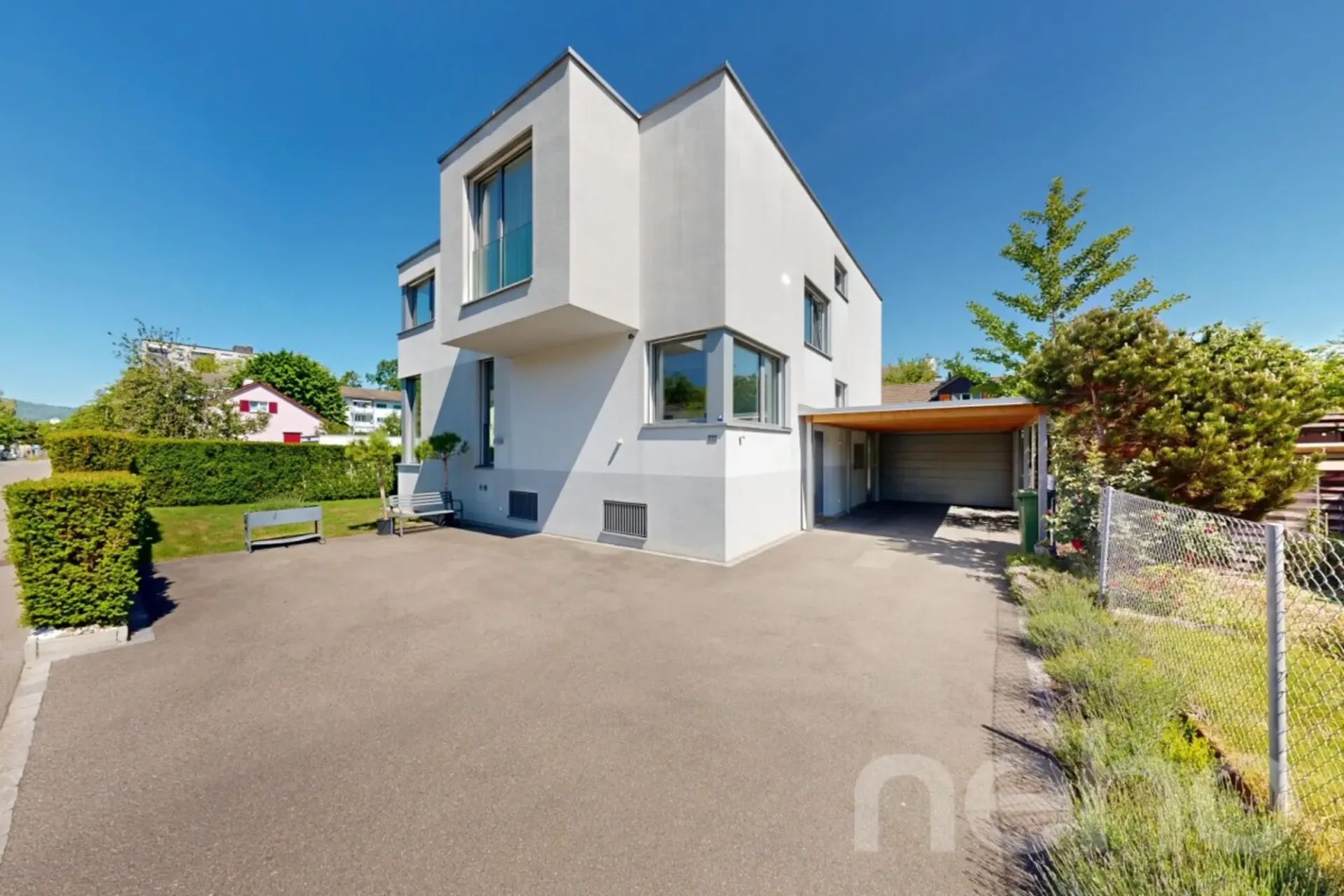Modernes freistehendes Einfamilienhaus mit grossem Garten in Dietikon