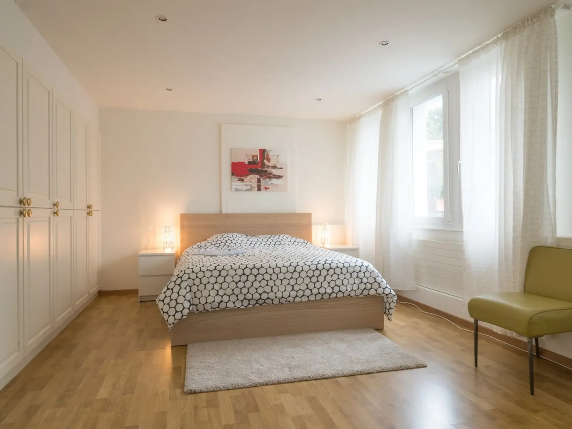 Möblierte 3.5-Zimmer-Wohnung im Erdgeschoss in Hünenberg