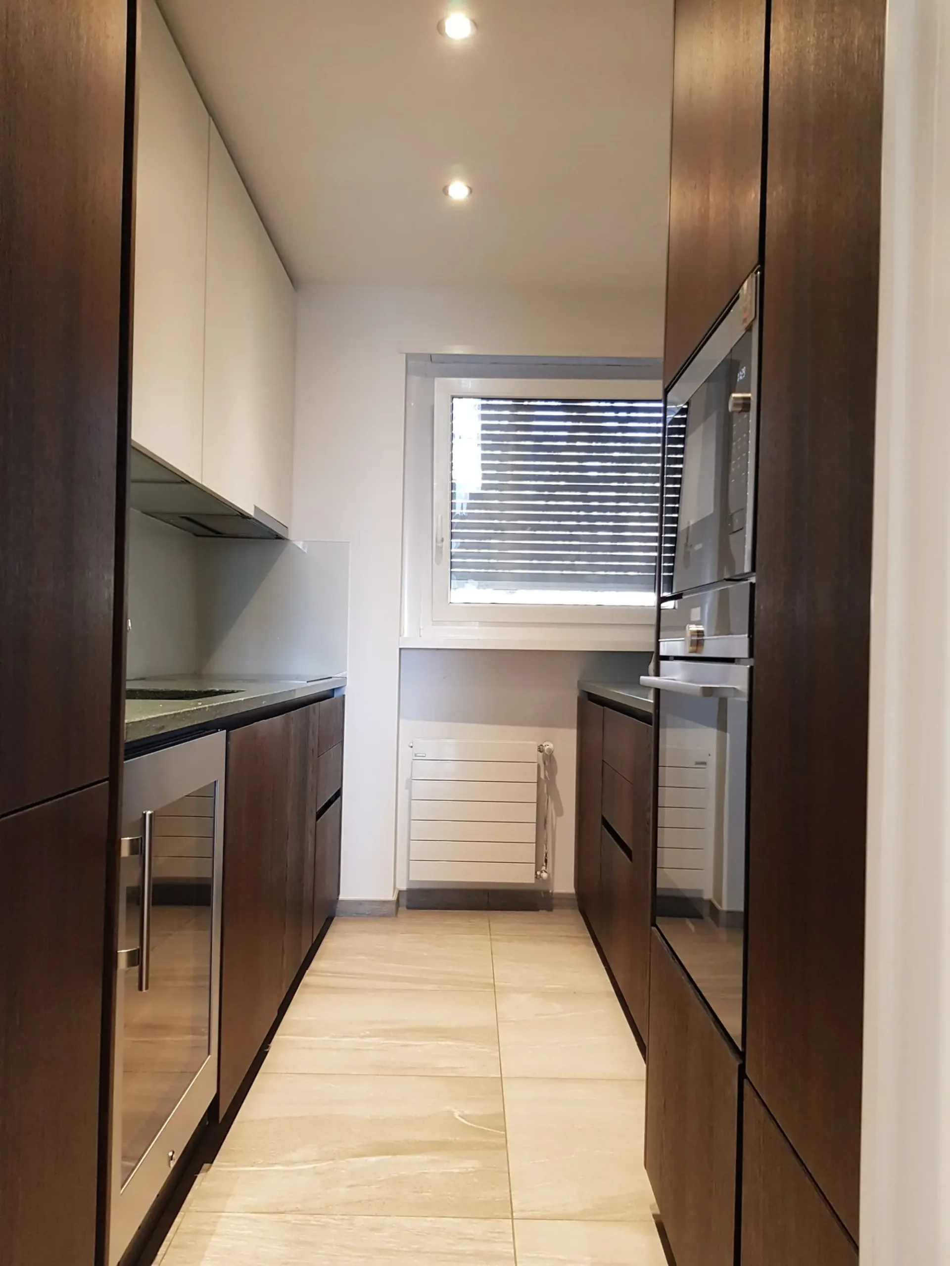 Wir bieten zum Verkauf ein elegantes und helles 3.5-Zimmer-Apartment