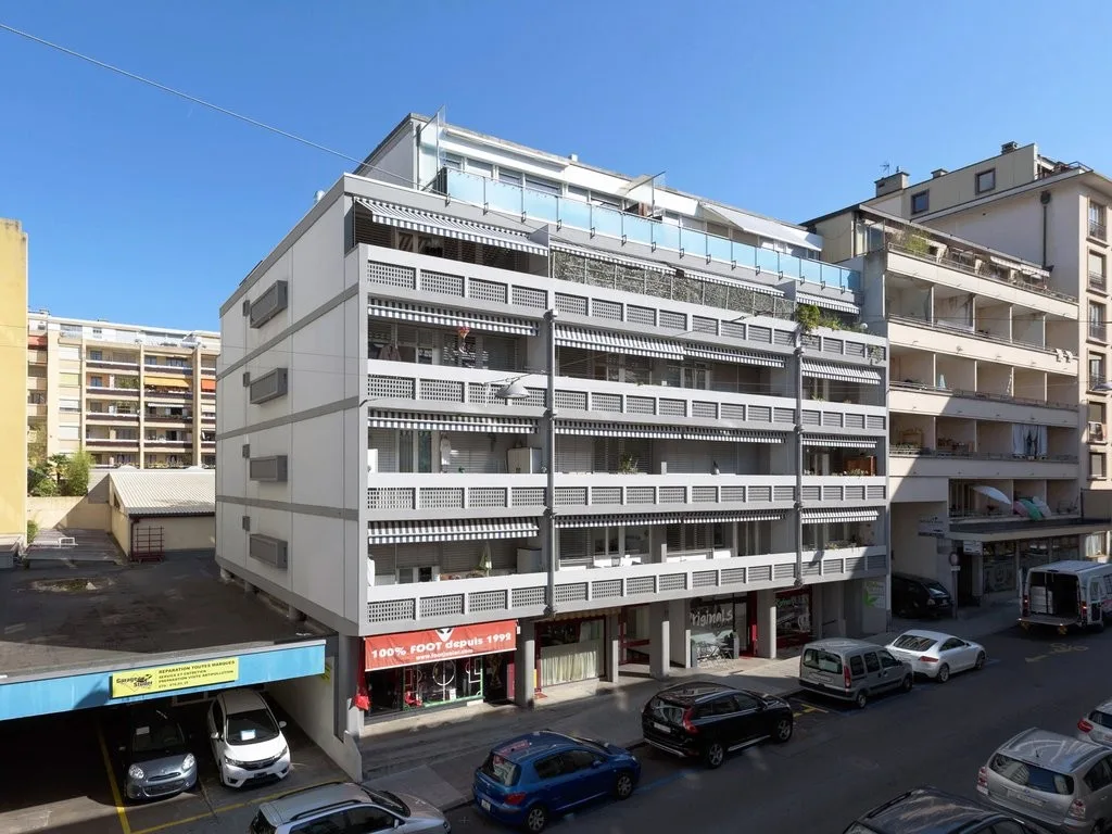 Eaux-Vives : bel appartement avec balcon