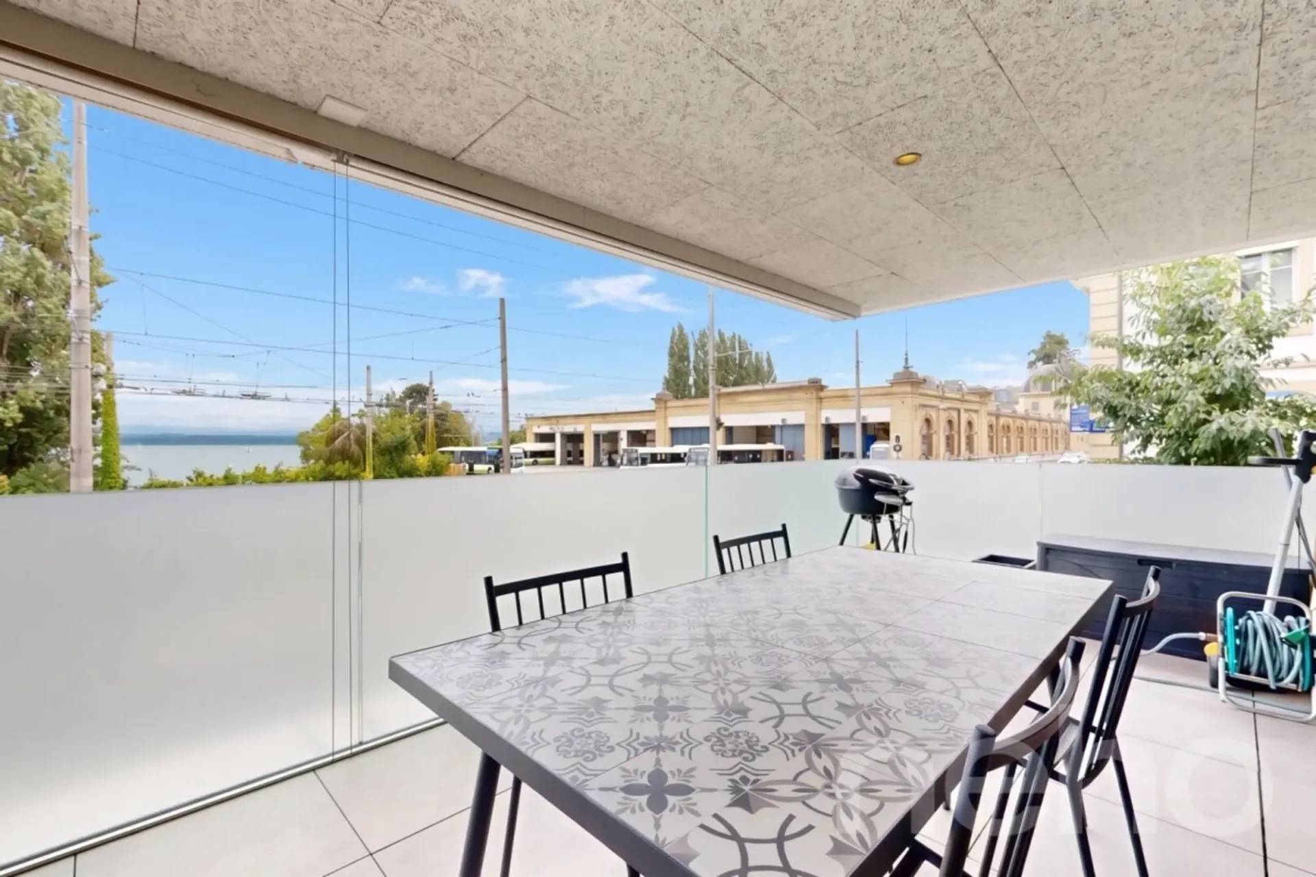 Appartement 4.5 pces, terrasse 36m2 au bord du lac